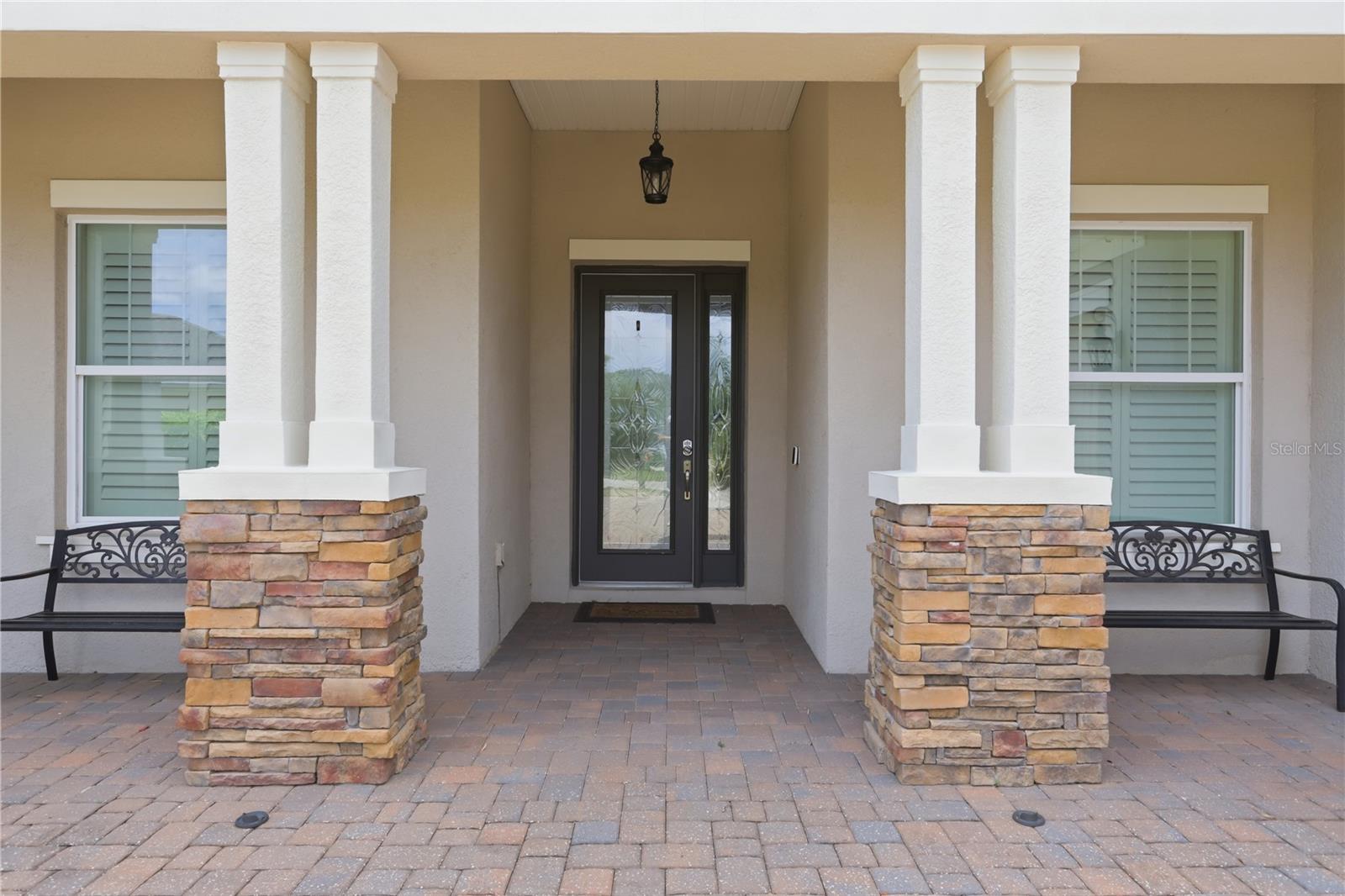 112 WISTERIA LN