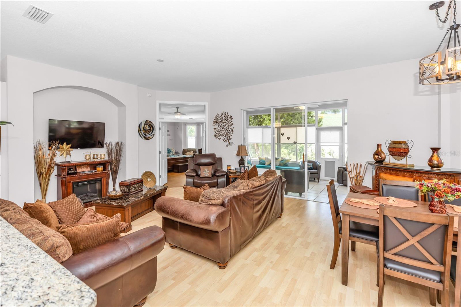414 FAIRLANE DR