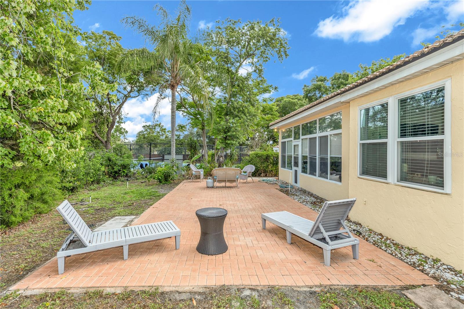 414 FAIRLANE DR
