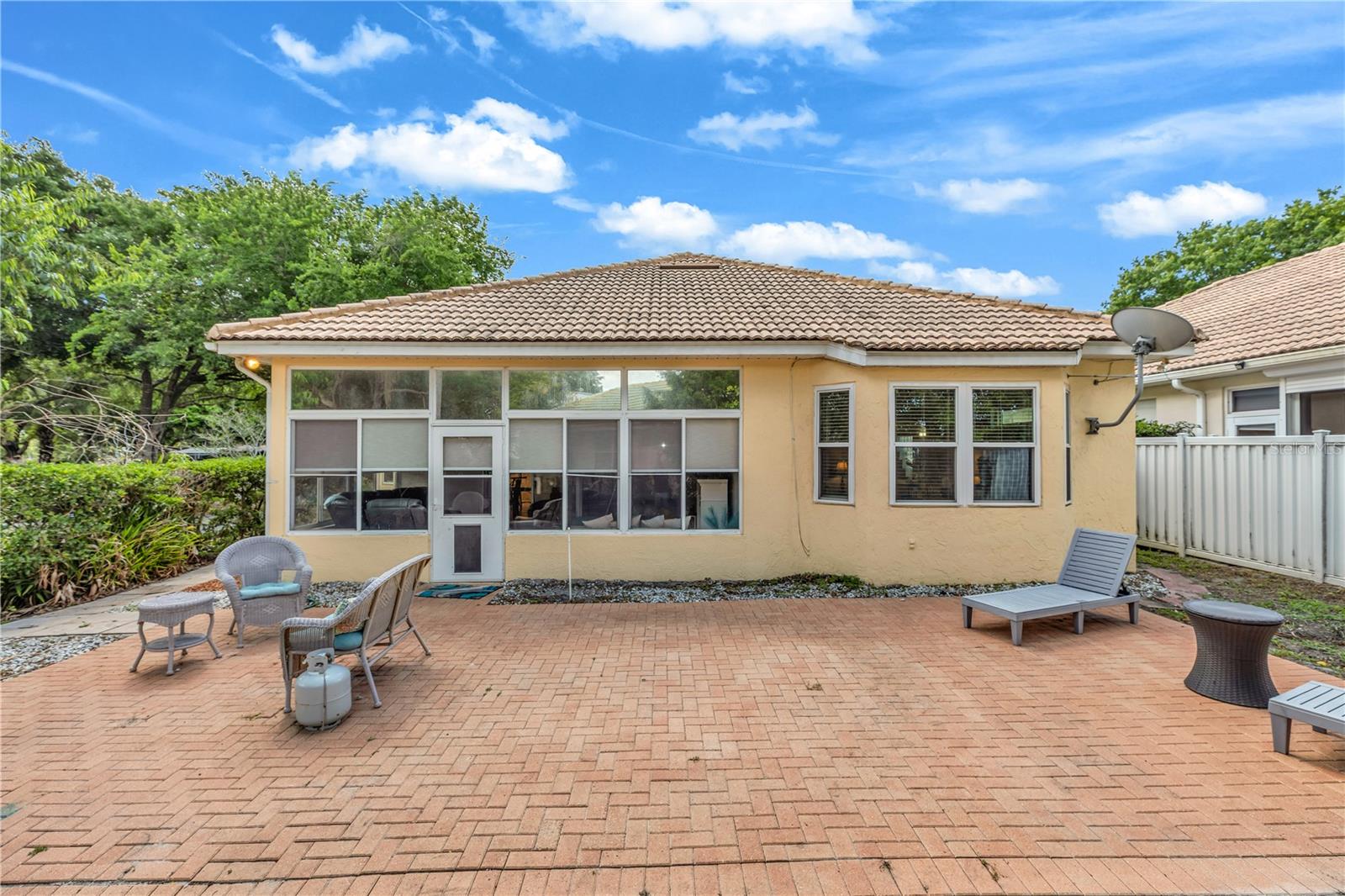 414 FAIRLANE DR