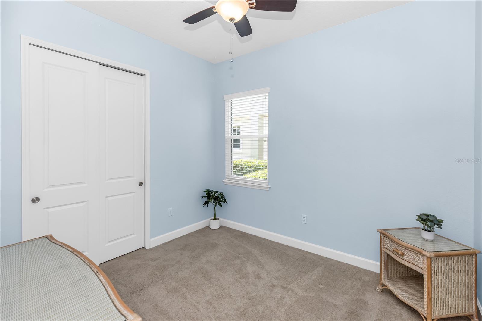 1682 VICTORIA GARDENS DR