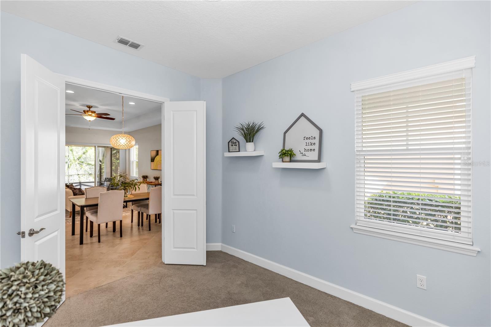 1682 VICTORIA GARDENS DR
