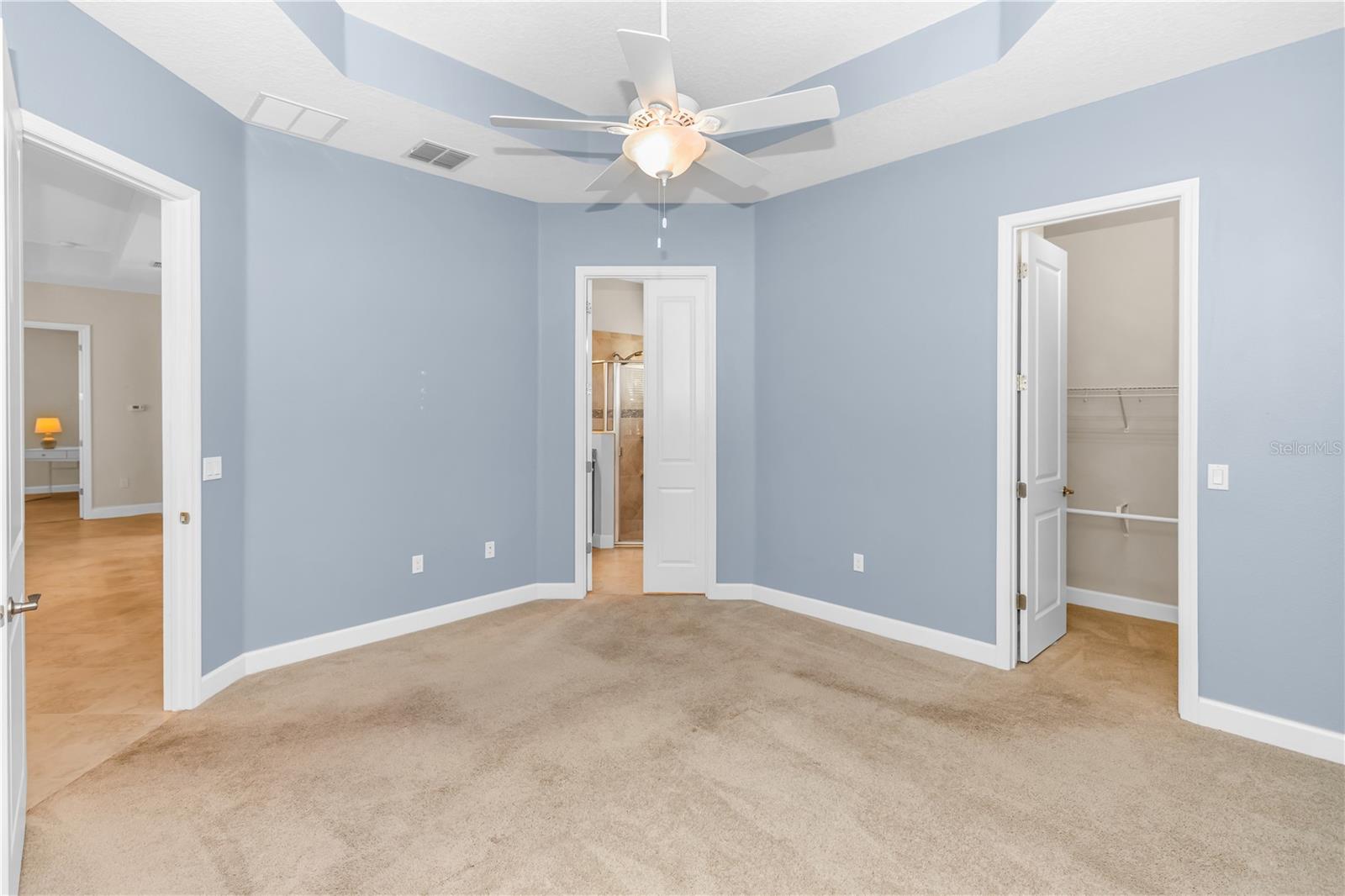 1682 VICTORIA GARDENS DR