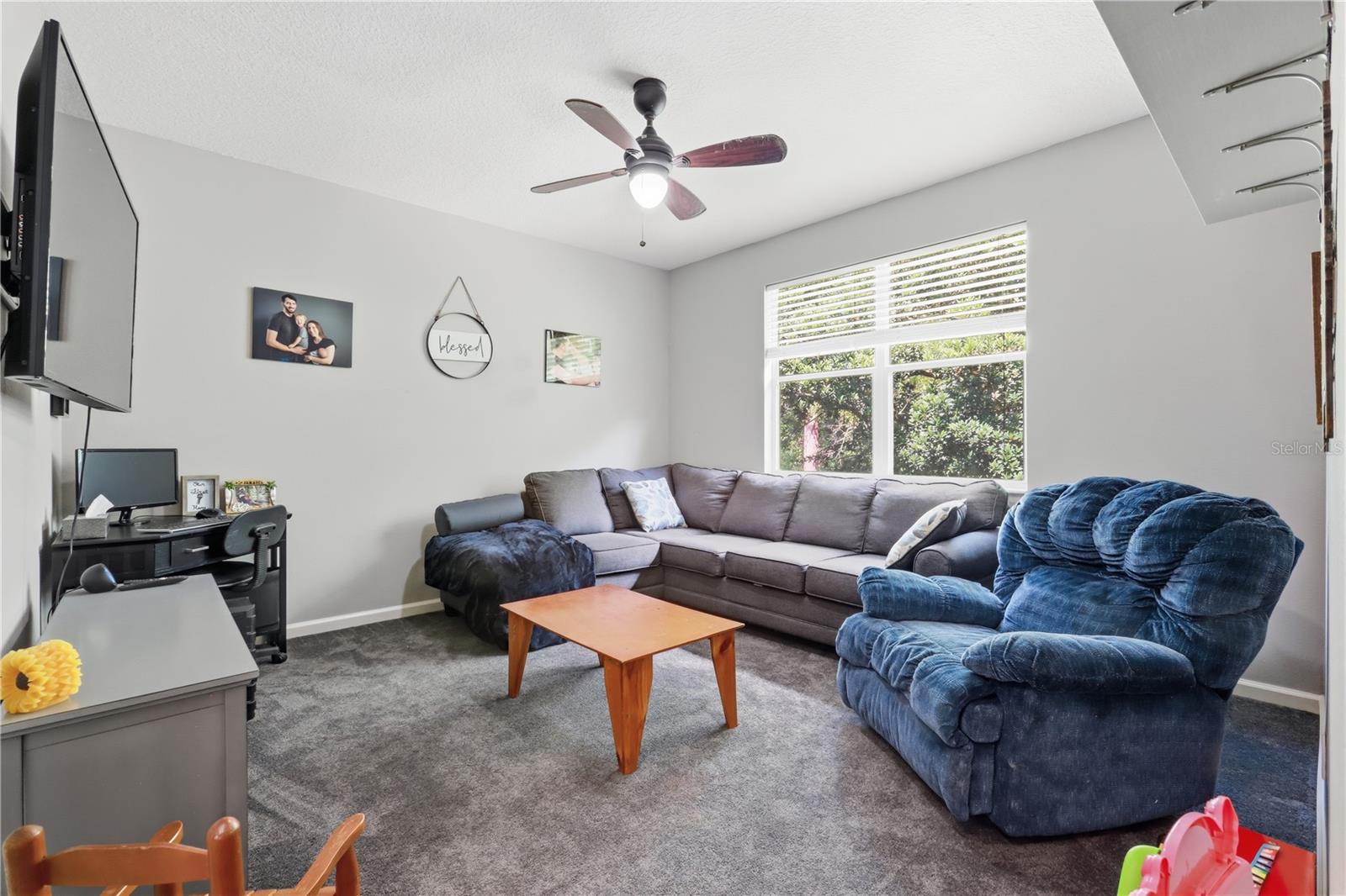 423 VICTORIA HILLS DR