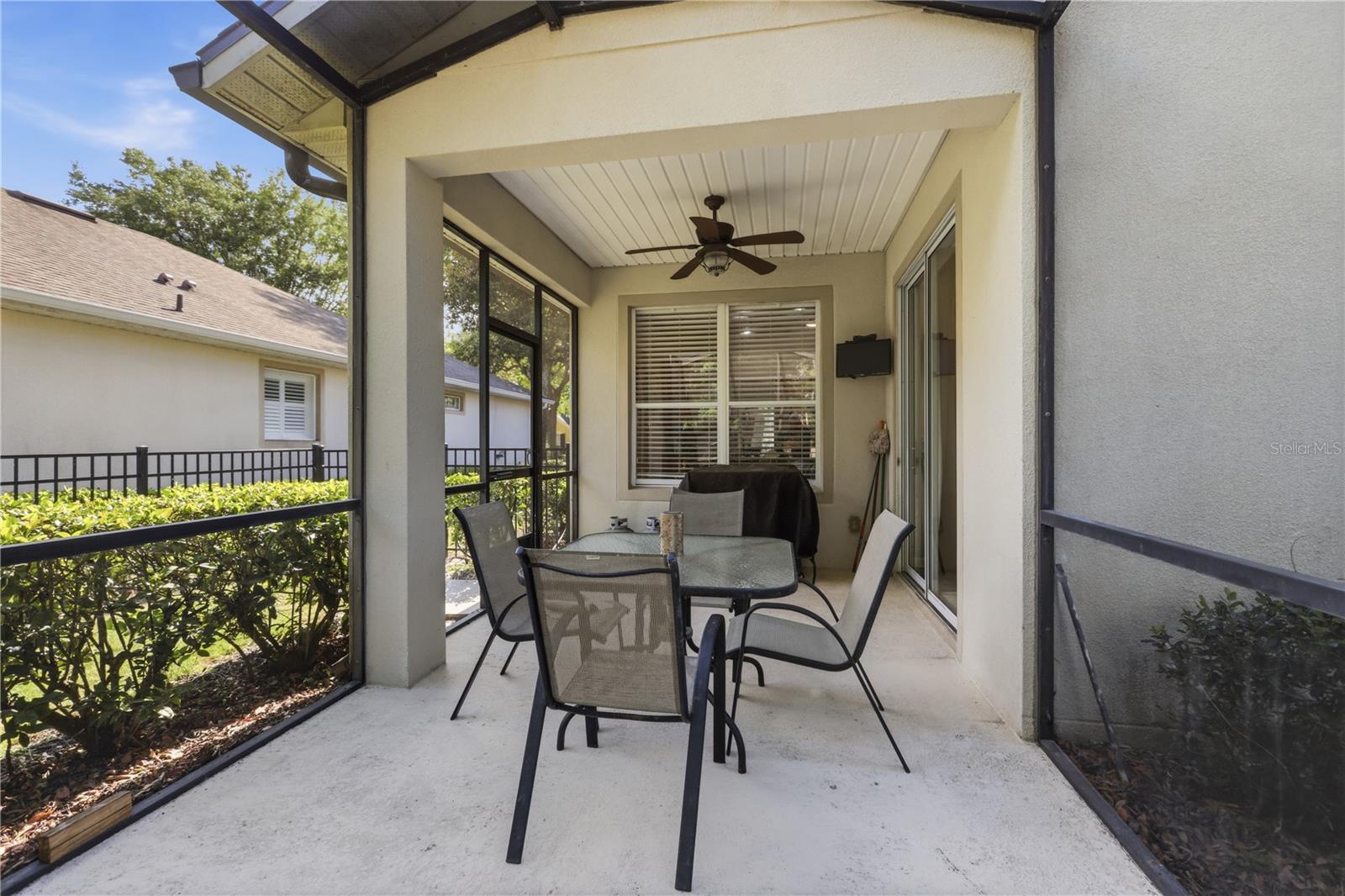 423 VICTORIA HILLS DR