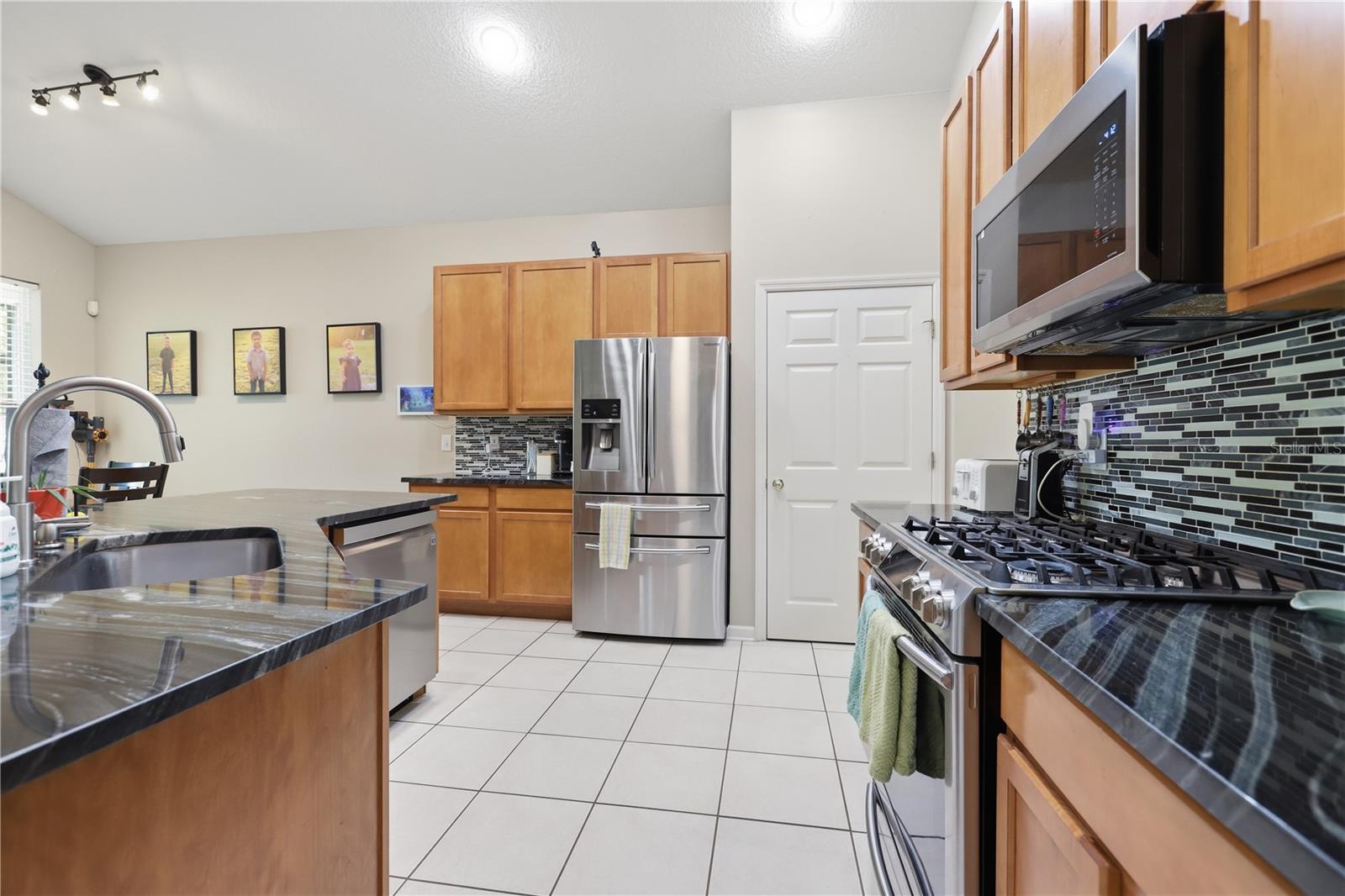 423 VICTORIA HILLS DR