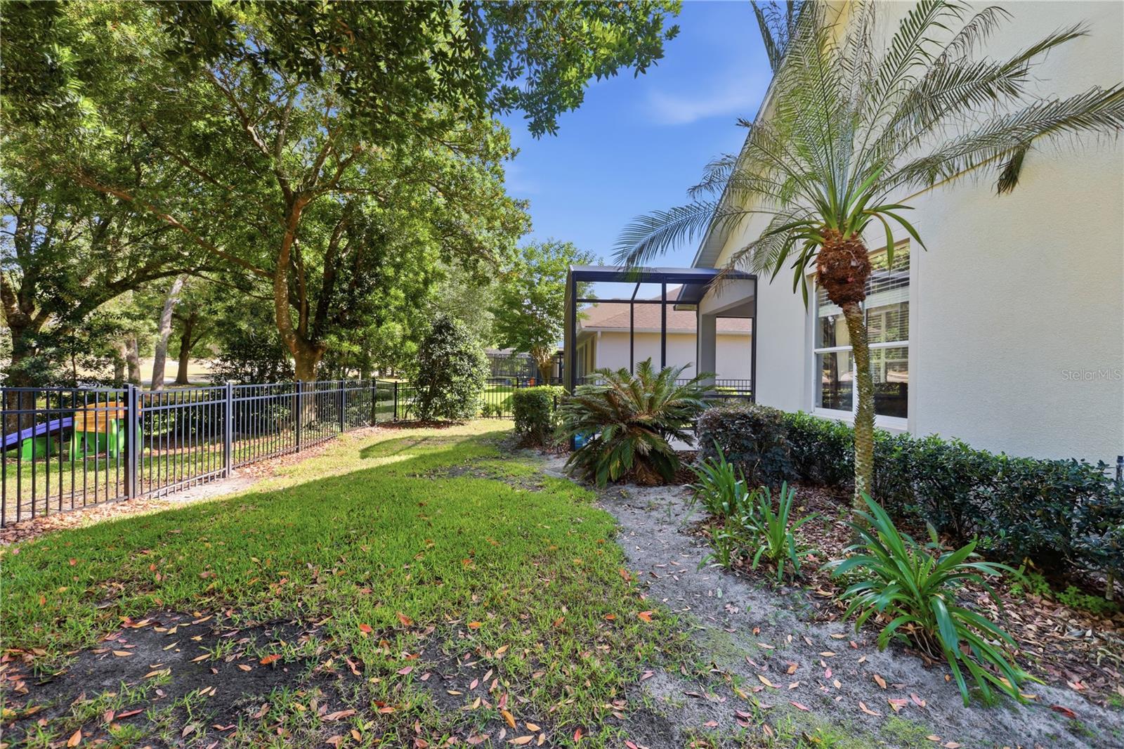 423 VICTORIA HILLS DR