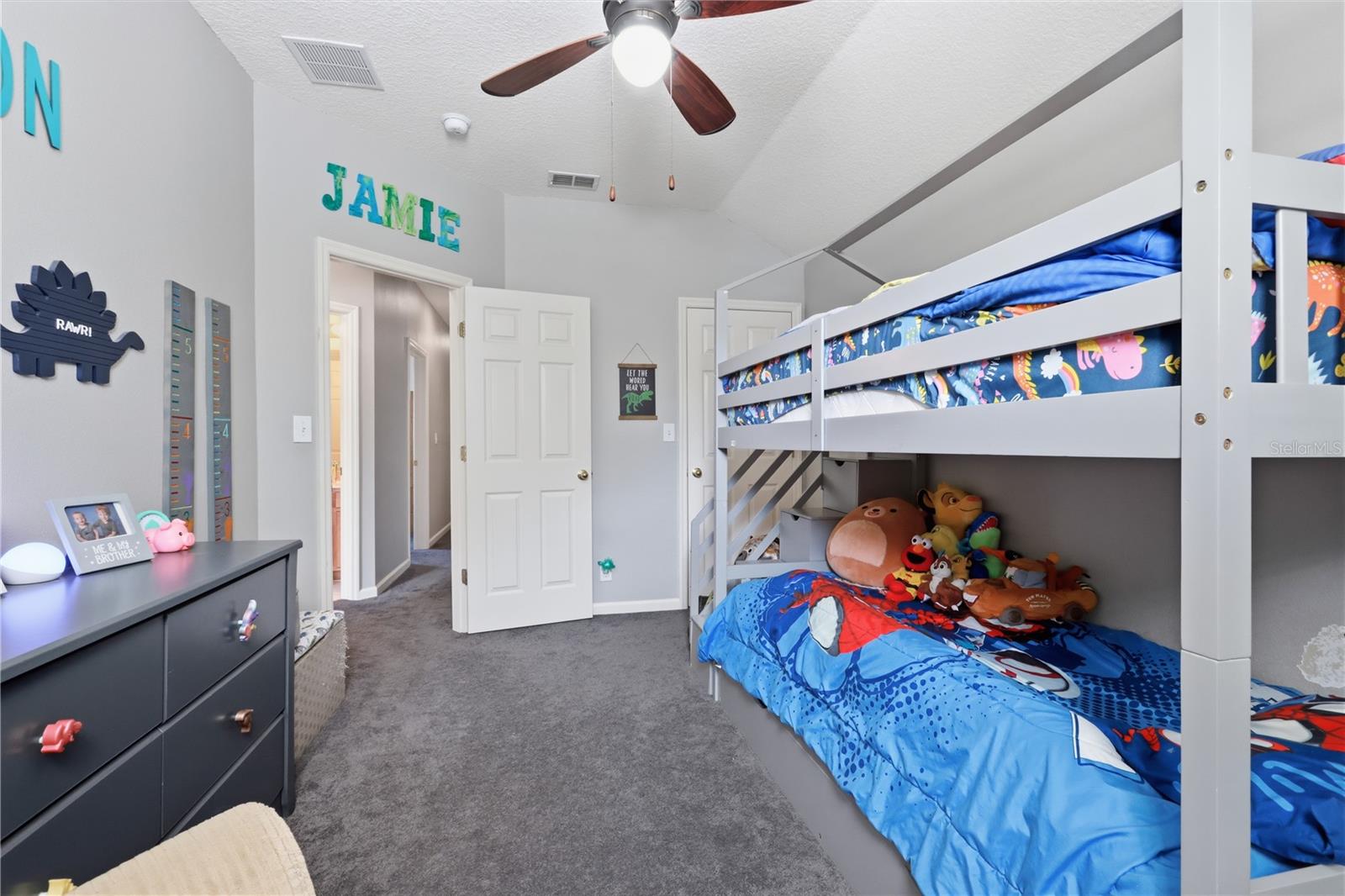 423 VICTORIA HILLS DR