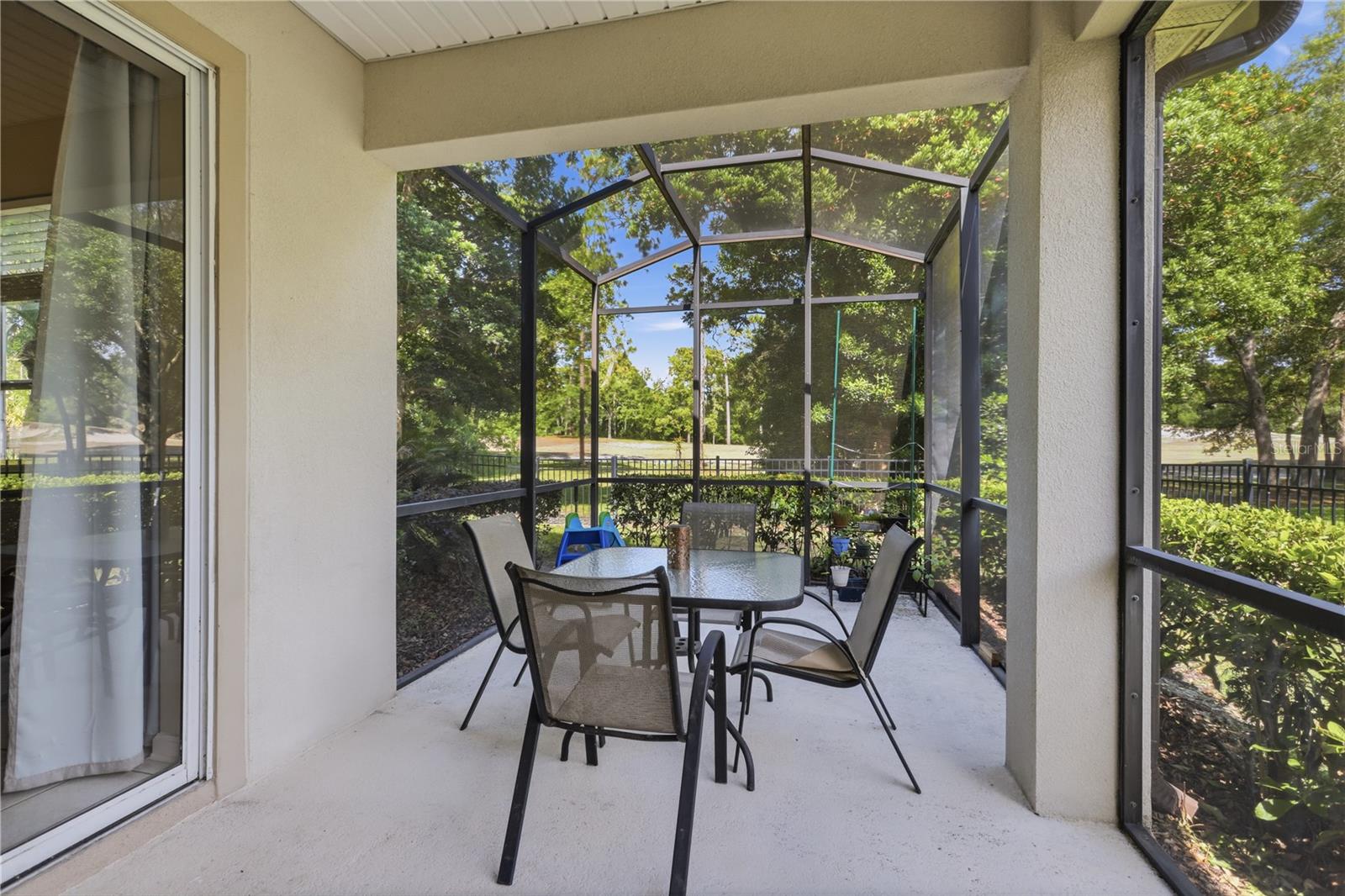423 VICTORIA HILLS DR