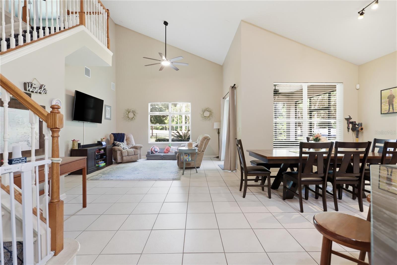 423 VICTORIA HILLS DR
