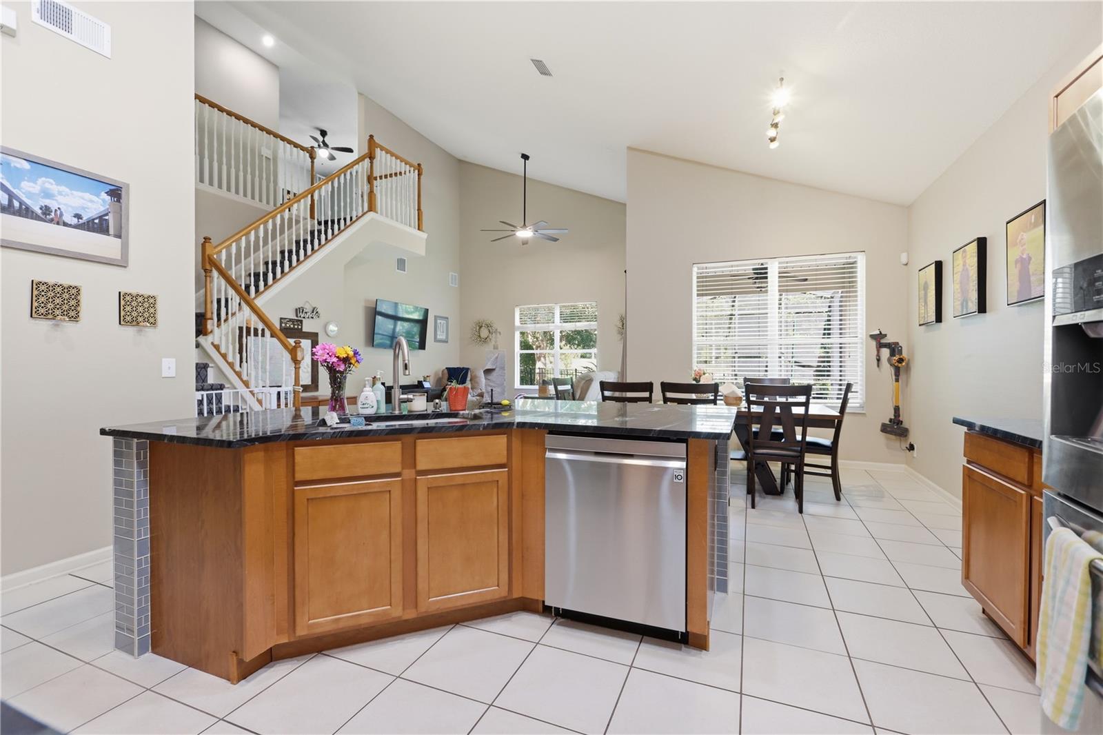 423 VICTORIA HILLS DR