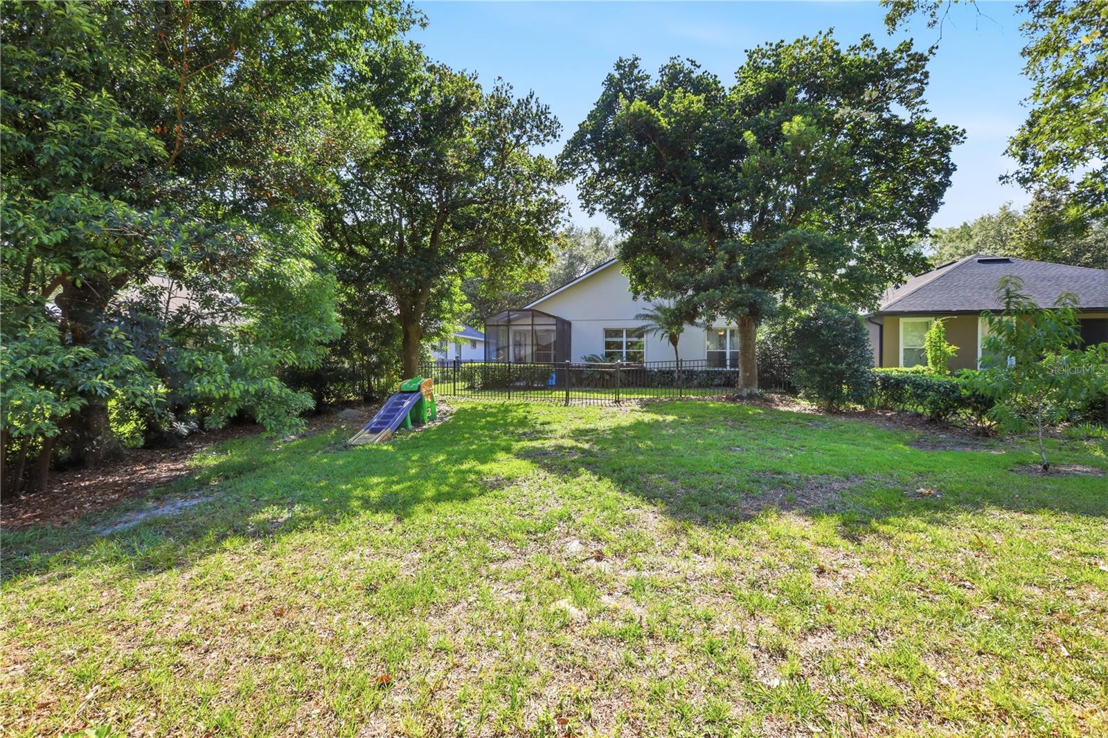 423 VICTORIA HILLS DR