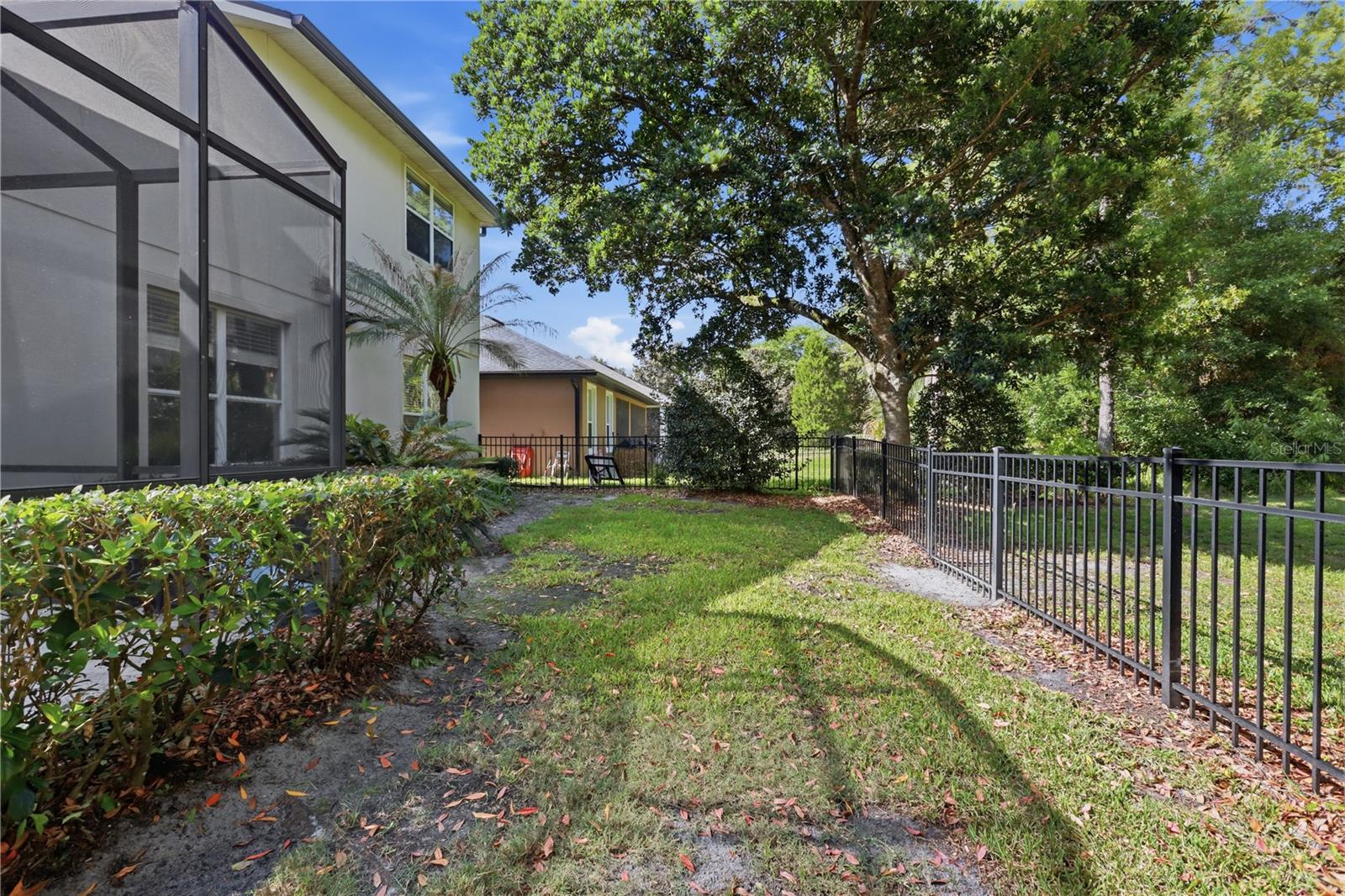 423 VICTORIA HILLS DR