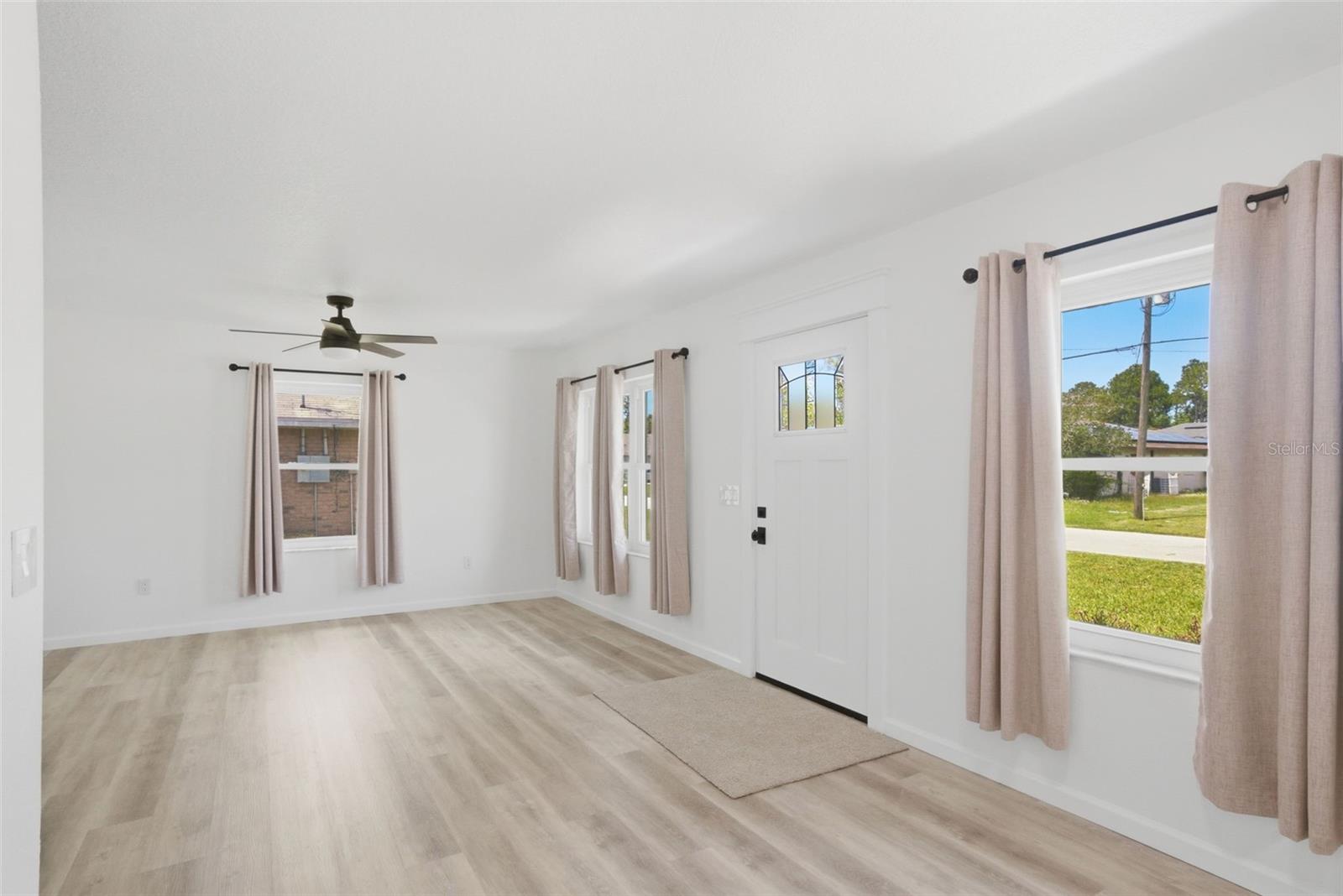 28 PINE CROFT LN