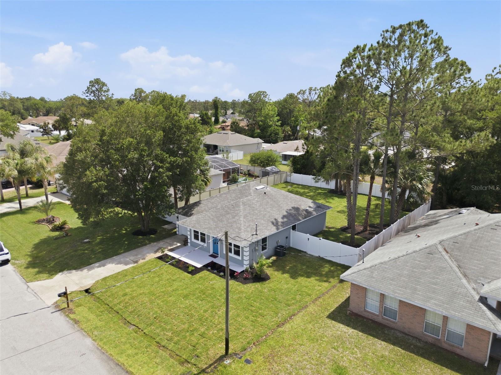 28 PINE CROFT LN