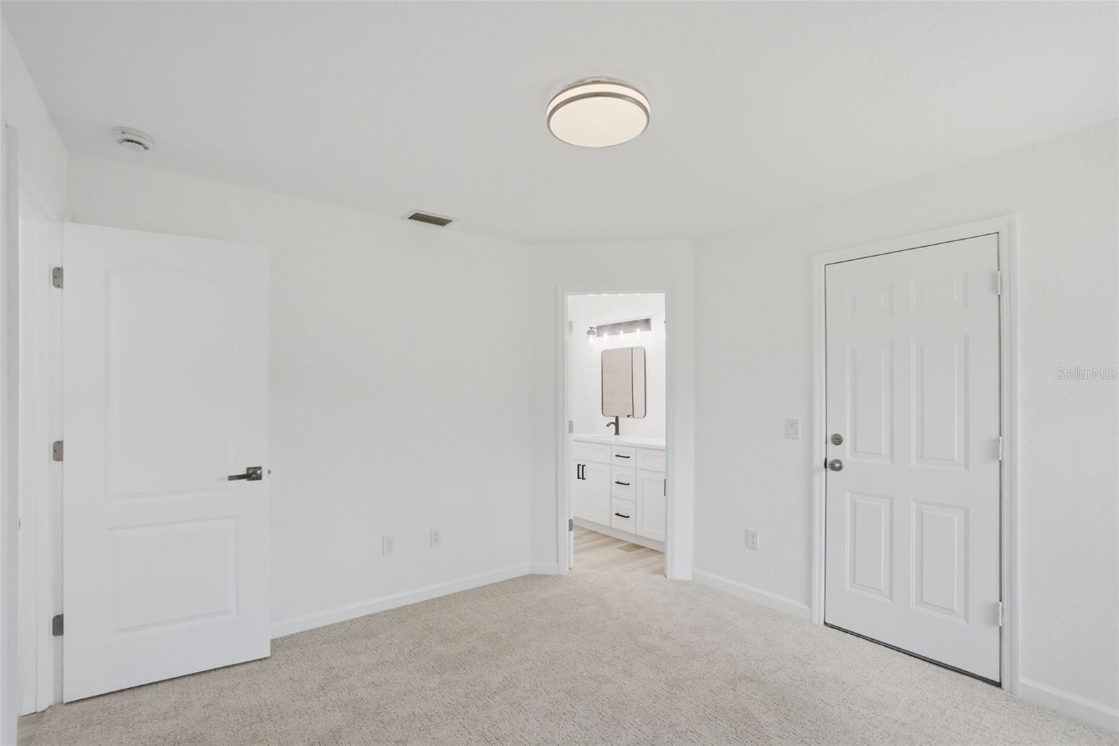 28 PINE CROFT LN