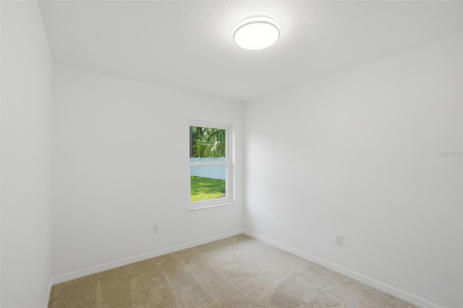 28 PINE CROFT LN