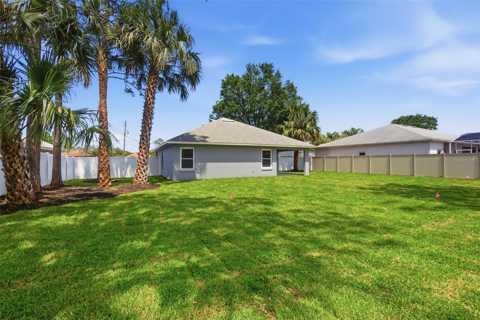 28 PINE CROFT LN