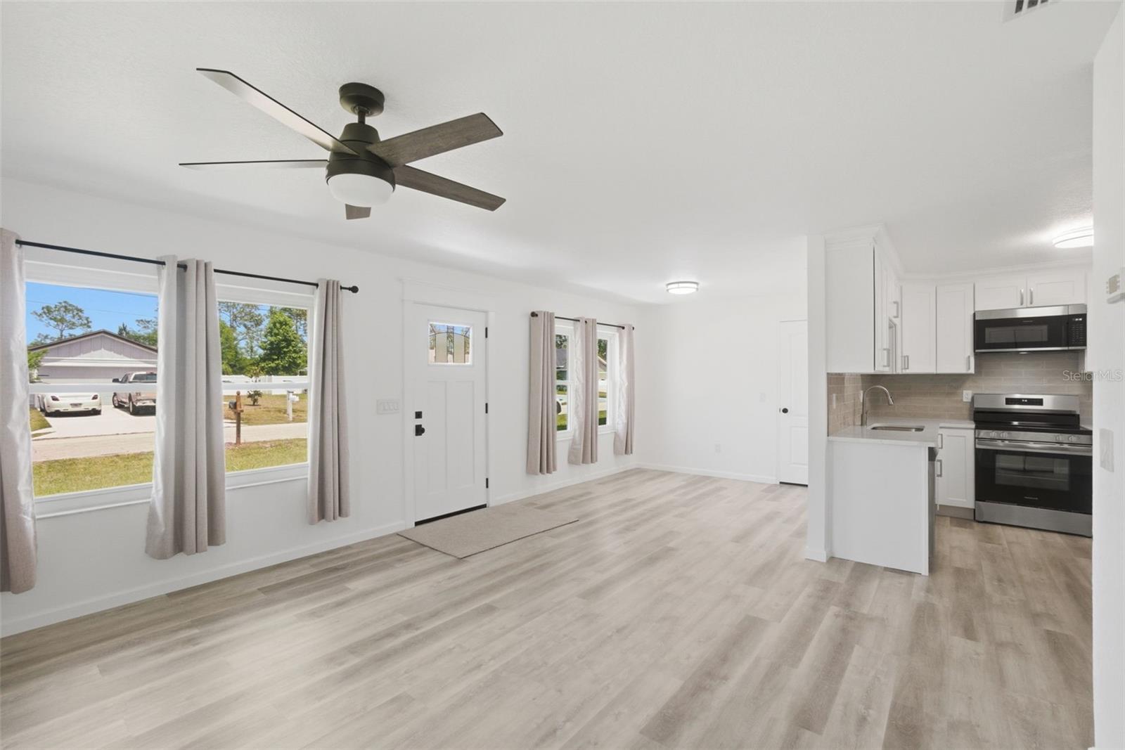 28 PINE CROFT LN