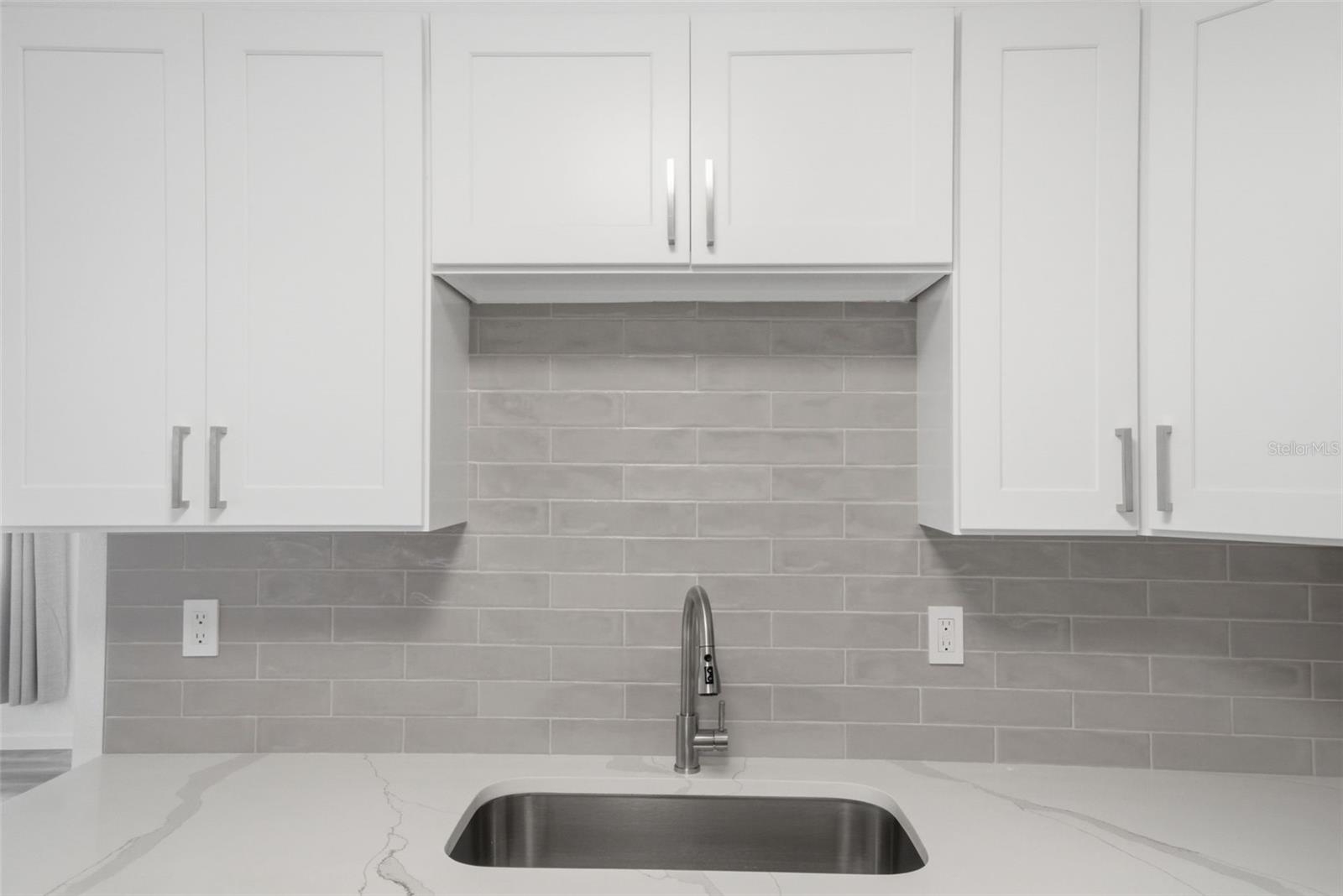 28 PINE CROFT LN