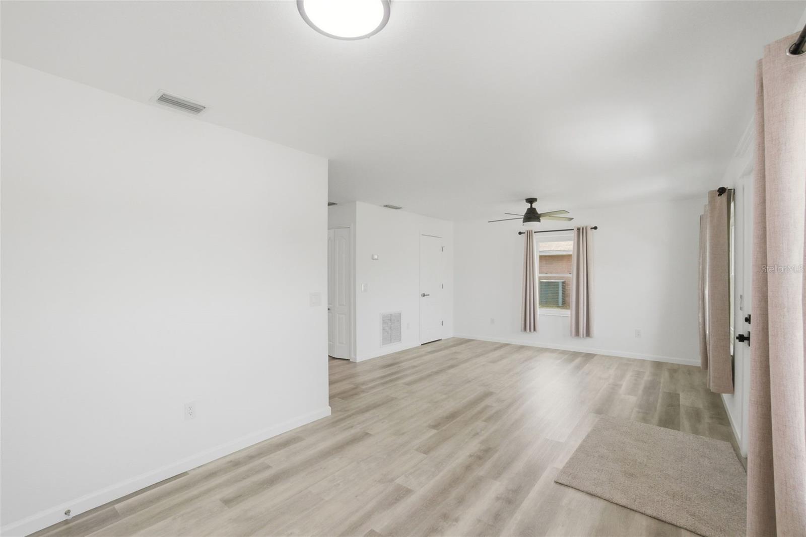 28 PINE CROFT LN