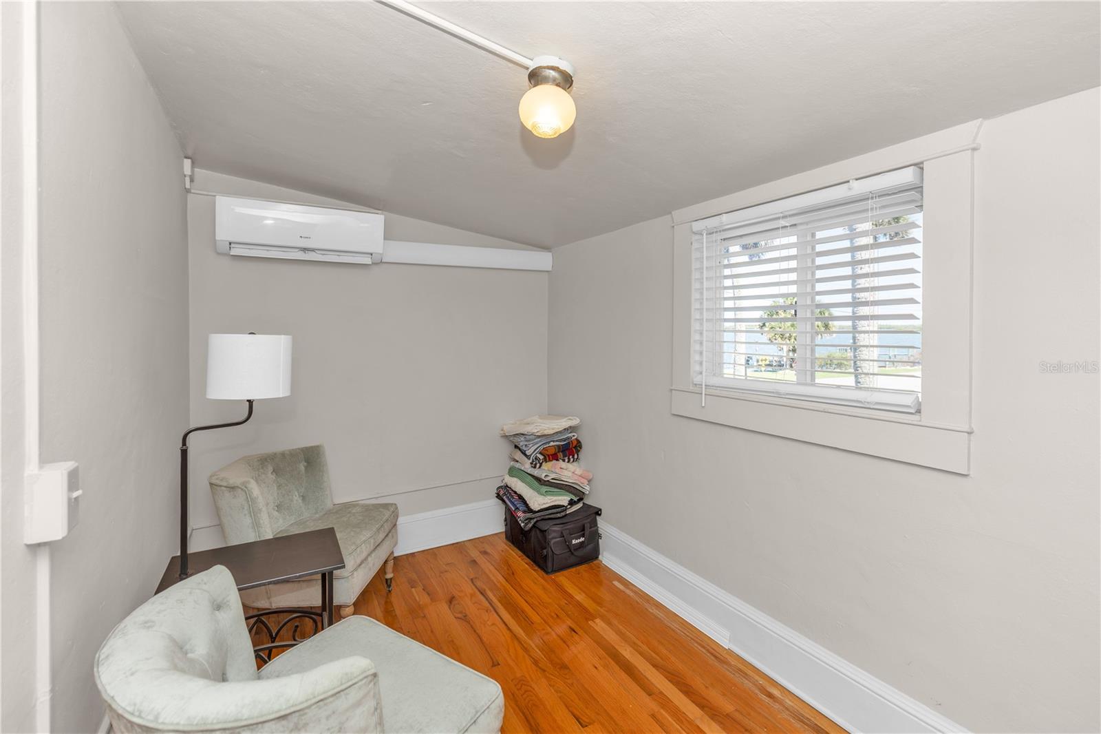 101 FLEMING AVE