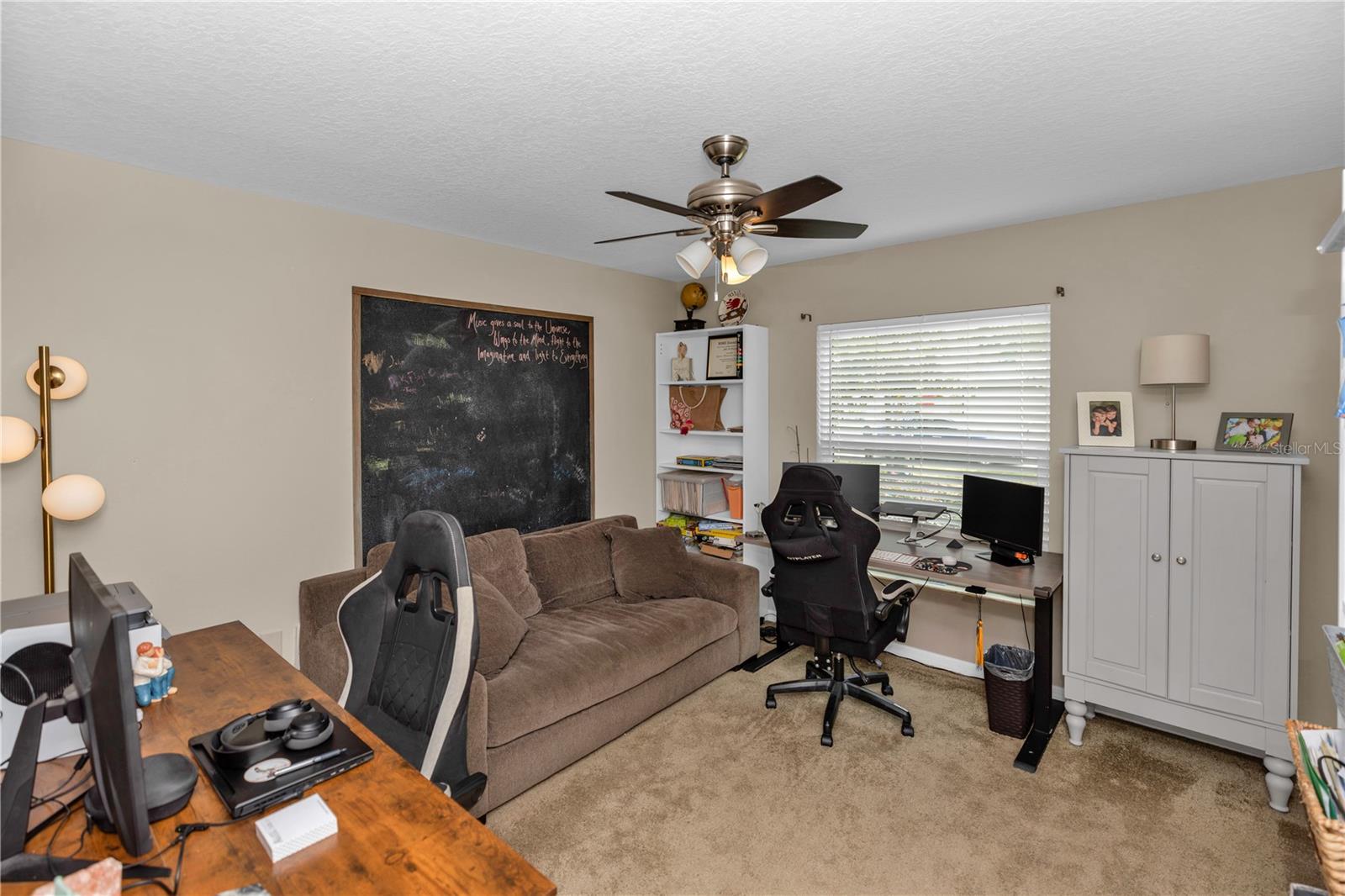 2111 E PARKTON DR