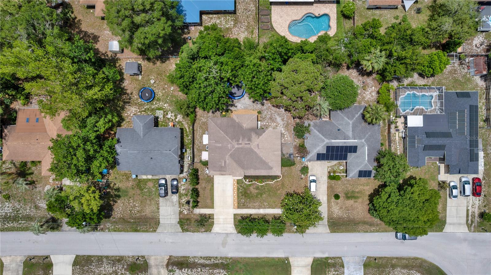 2111 E PARKTON DR