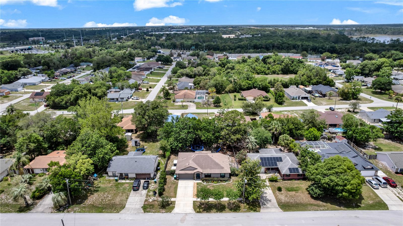 2111 E PARKTON DR
