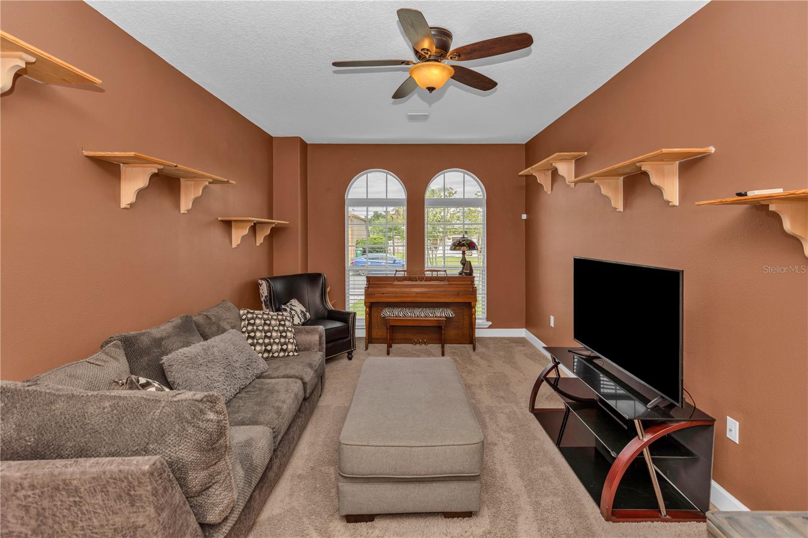 308 CRYSTAL POND AVE