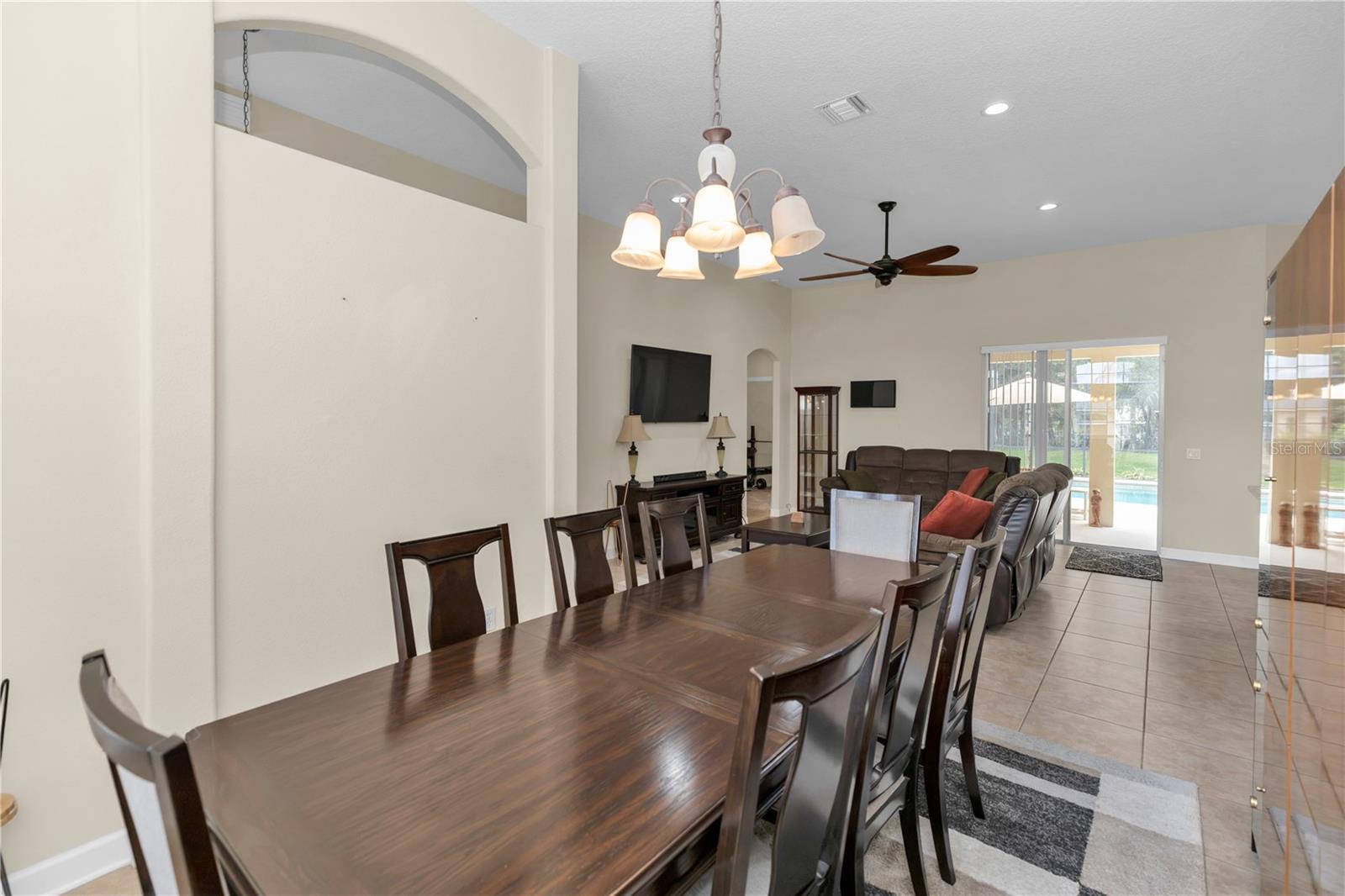 308 CRYSTAL POND AVE