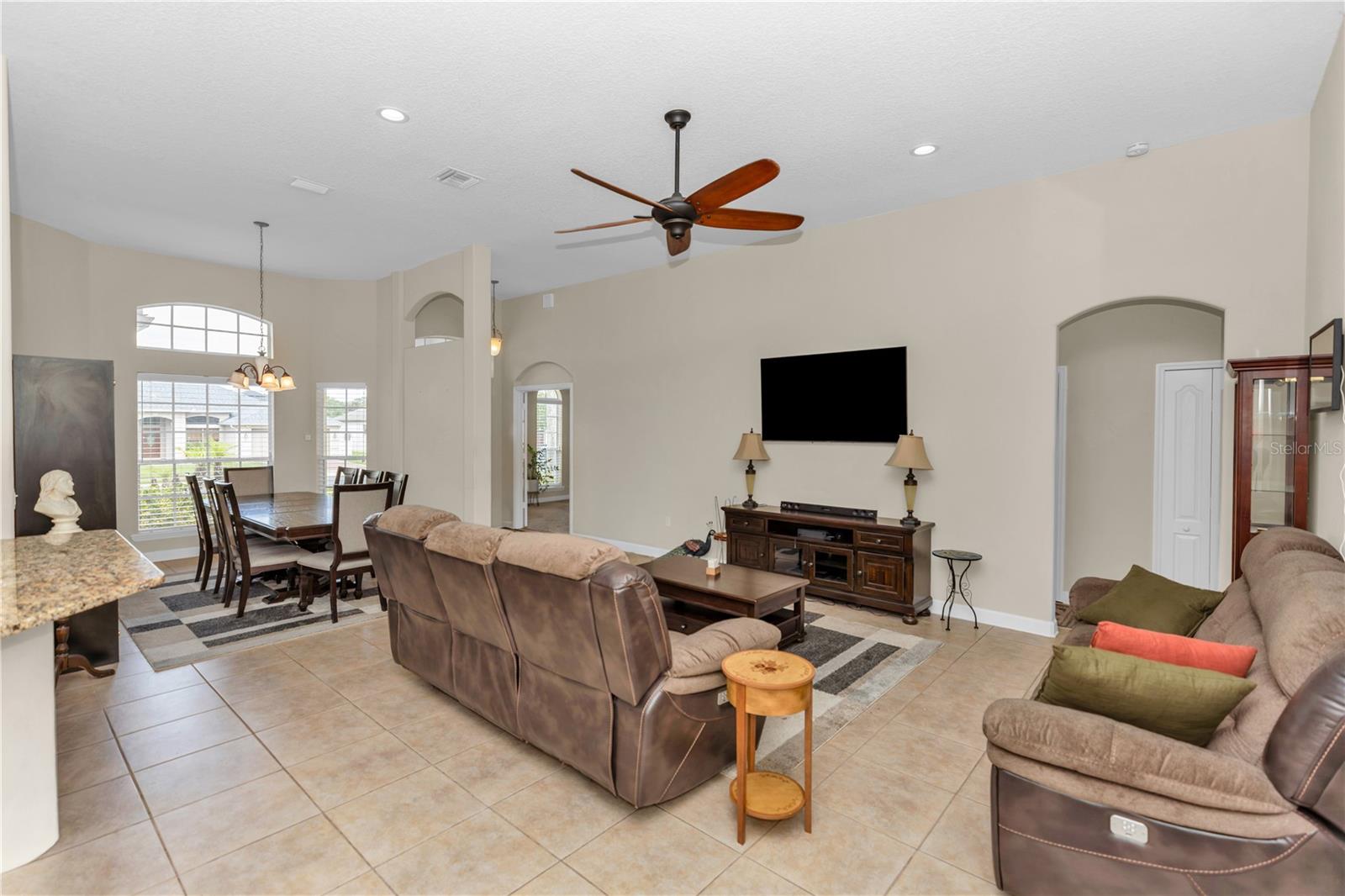 308 CRYSTAL POND AVE