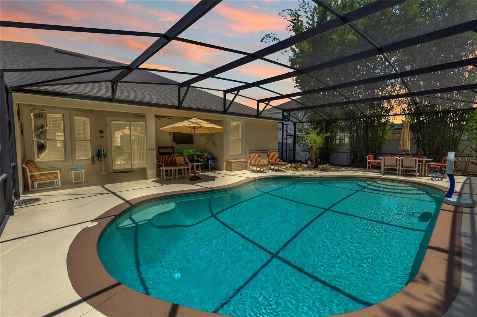 308 CRYSTAL POND AVE