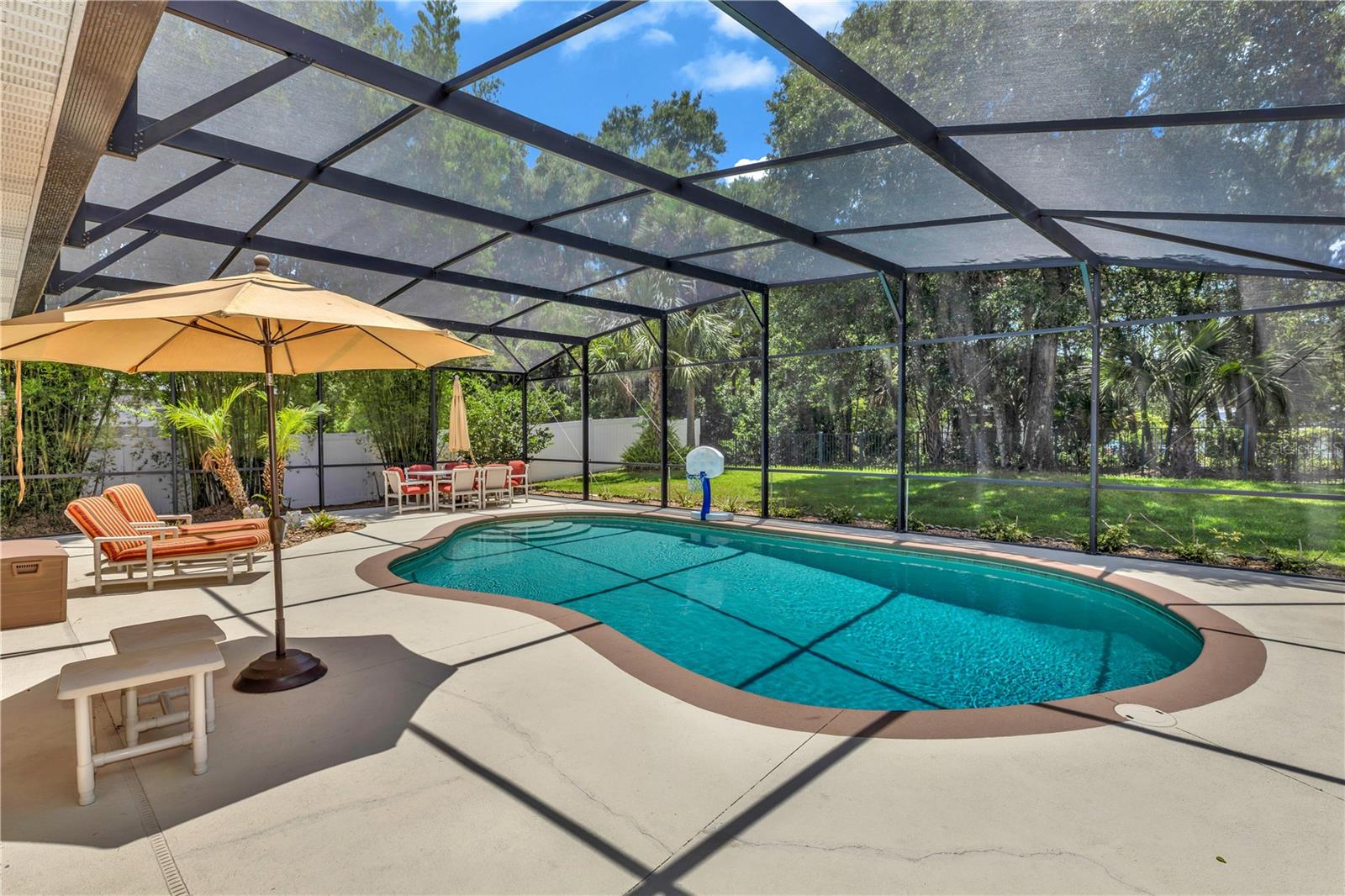 308 CRYSTAL POND AVE