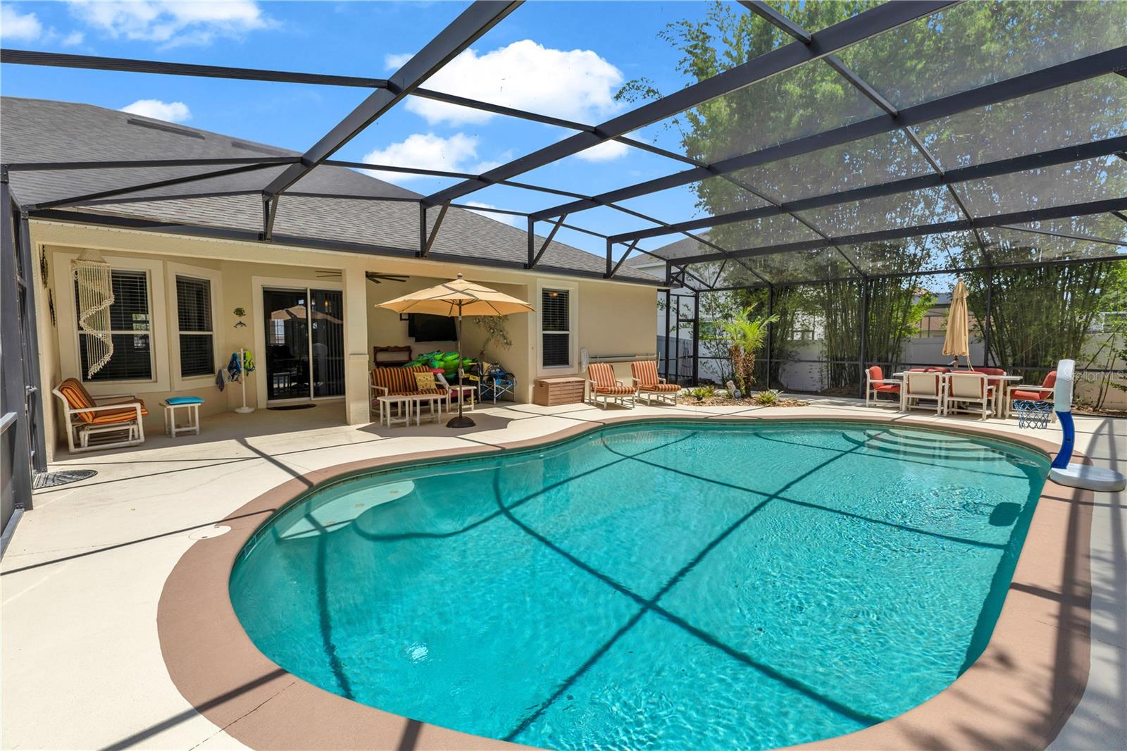 308 CRYSTAL POND AVE