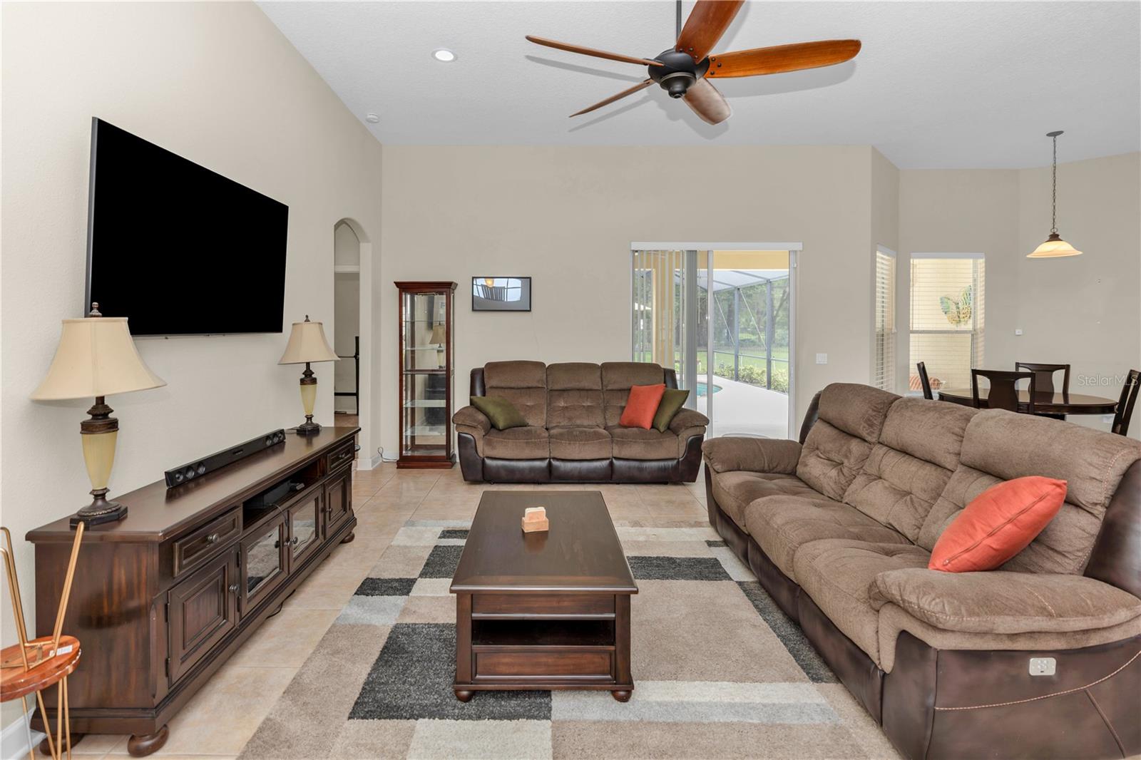 308 CRYSTAL POND AVE