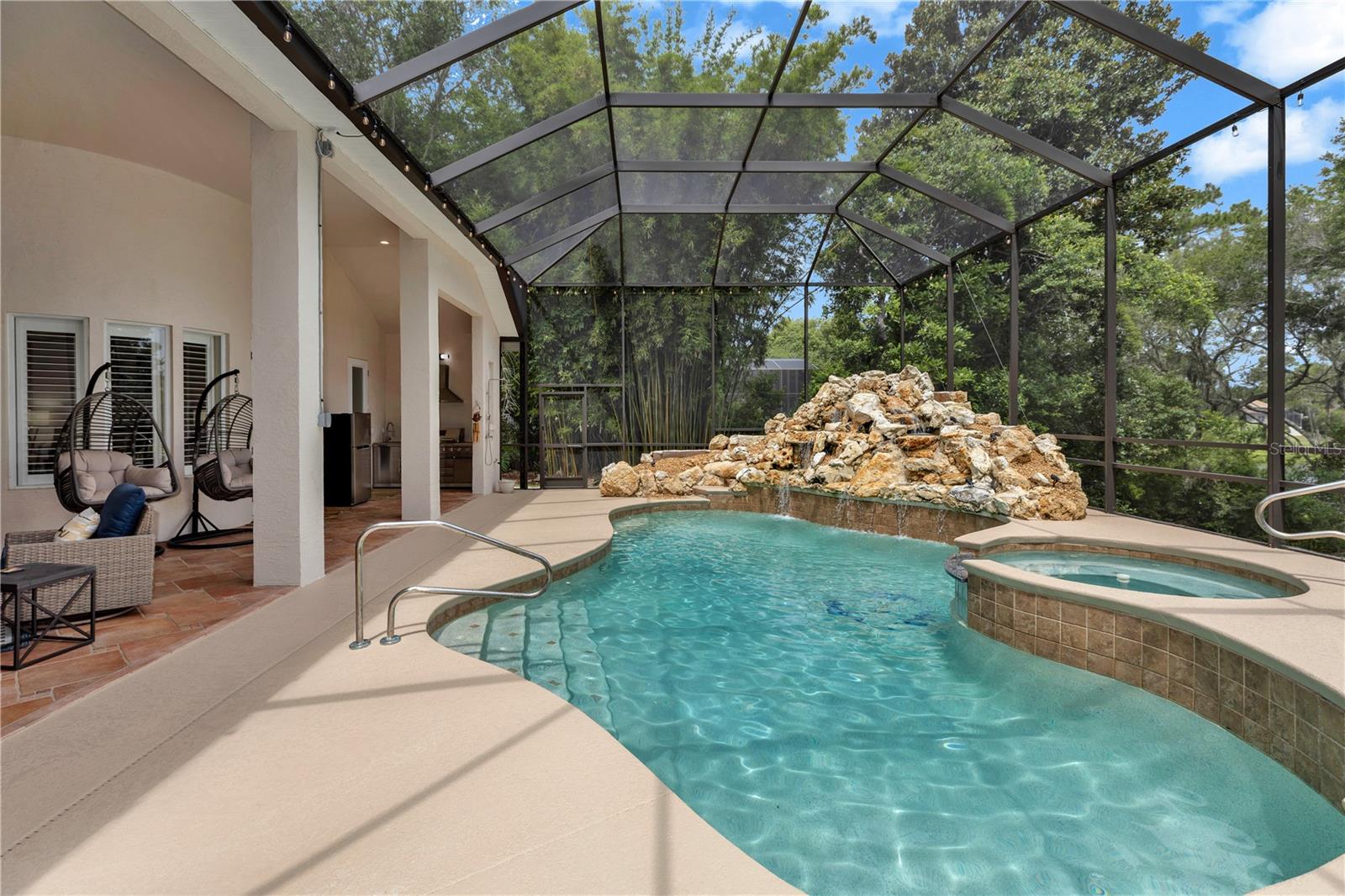 236 EAGLE ESTATES DR