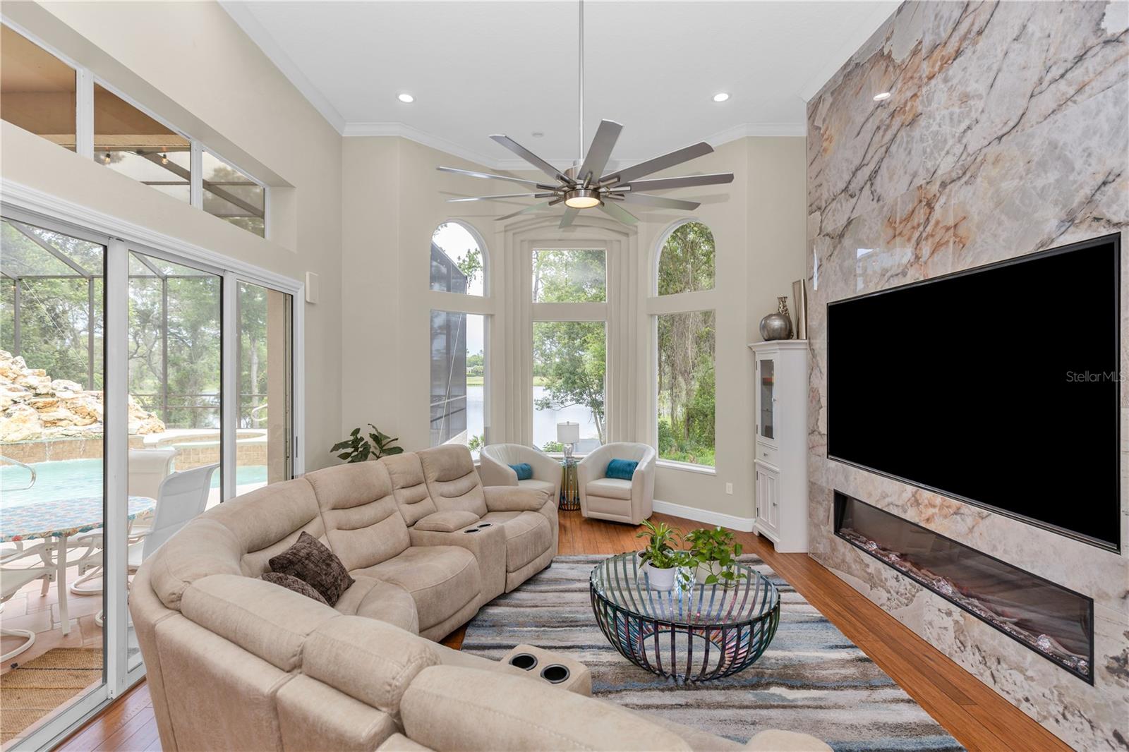 236 EAGLE ESTATES DR