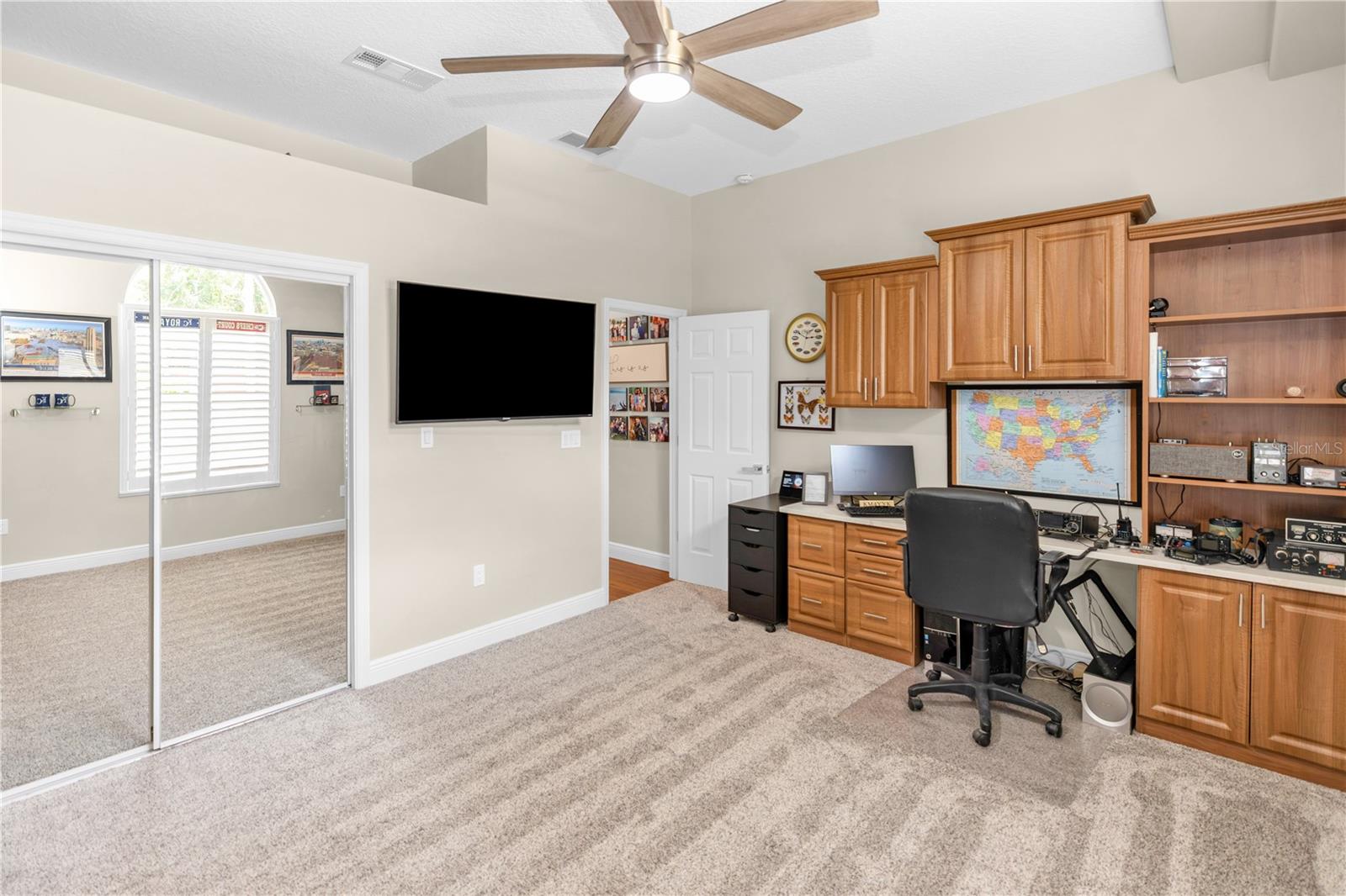 236 EAGLE ESTATES DR