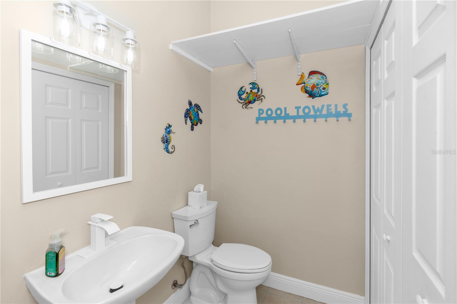 236 EAGLE ESTATES DR