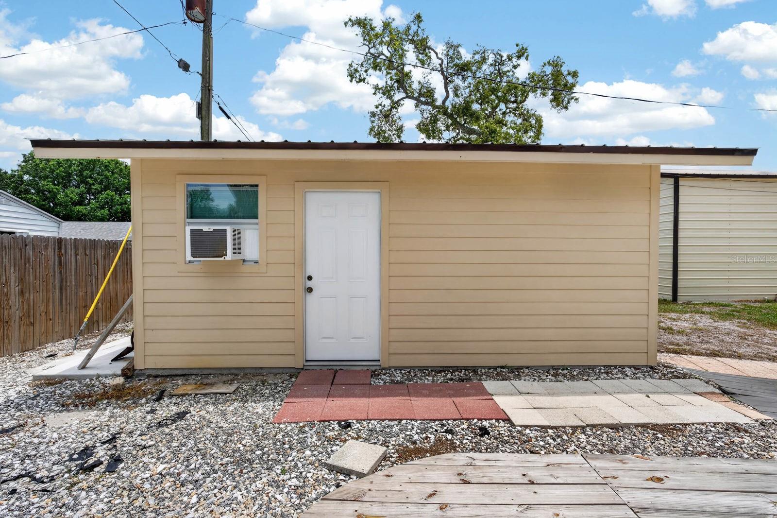 1803 EVERGREEN DR