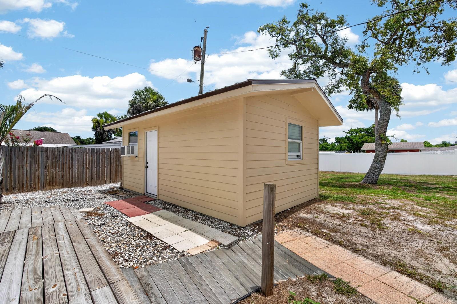1803 EVERGREEN DR