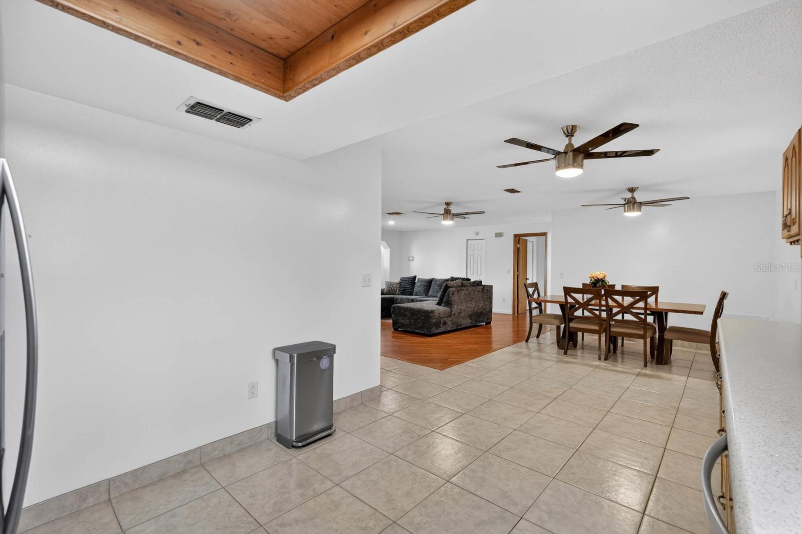 1803 EVERGREEN DR