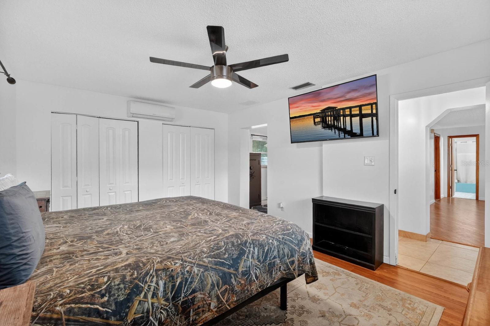 1803 EVERGREEN DR