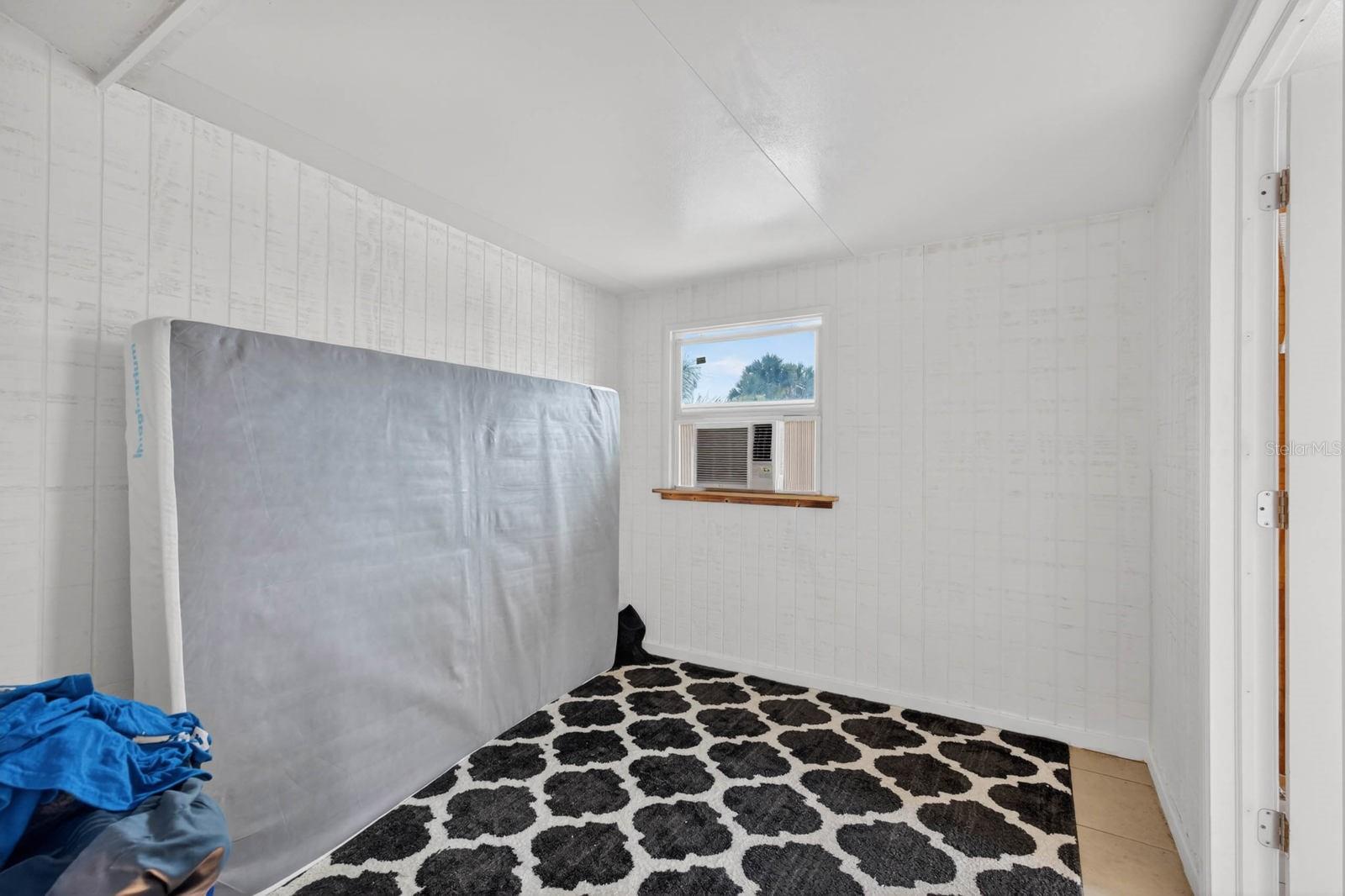1803 EVERGREEN DR