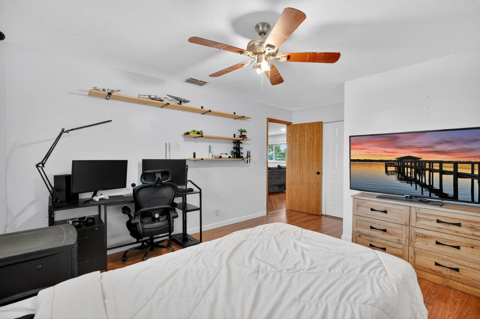 1803 EVERGREEN DR