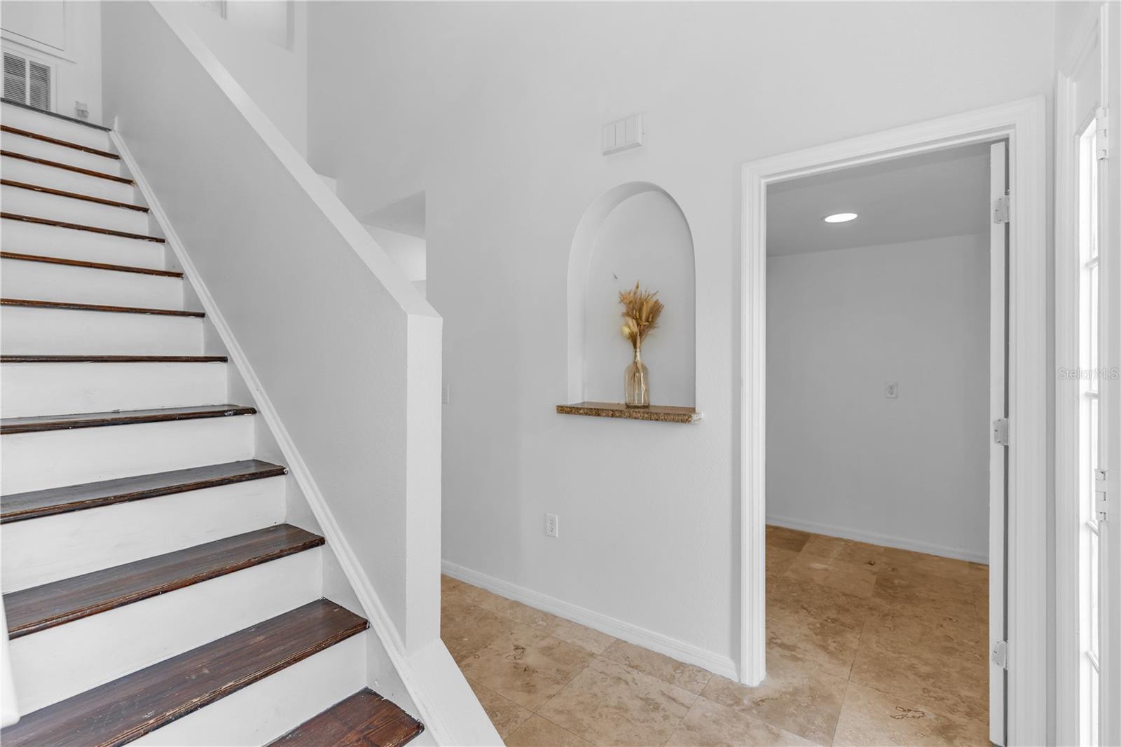 145 HARTWOOD ST