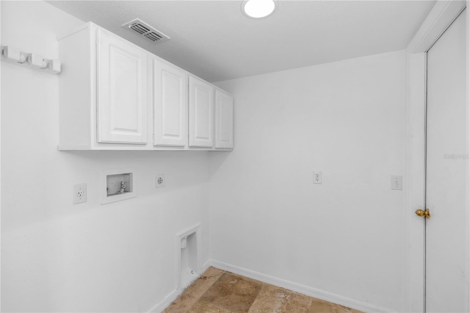 145 HARTWOOD ST