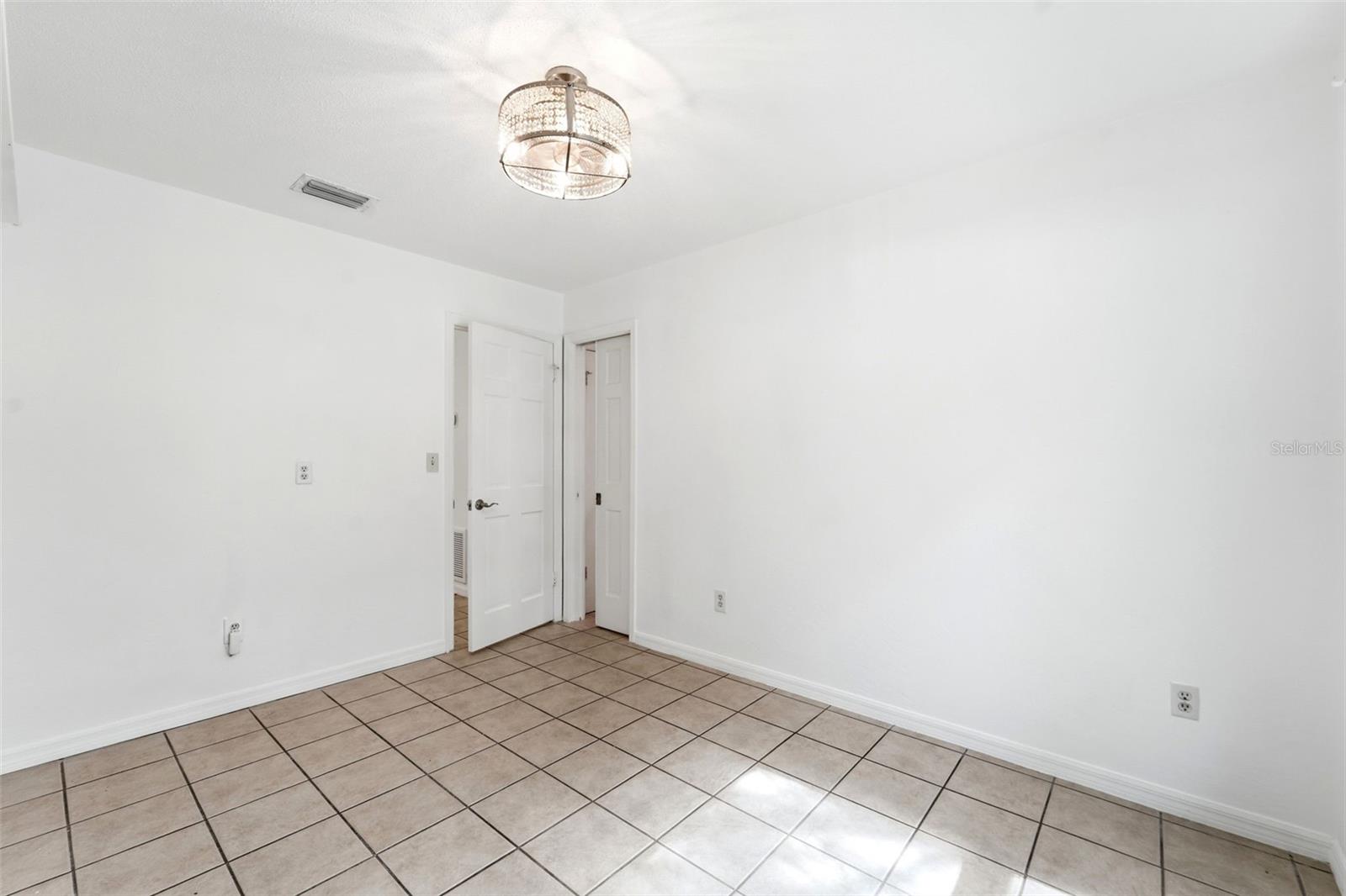 820 S HILL AVE #40