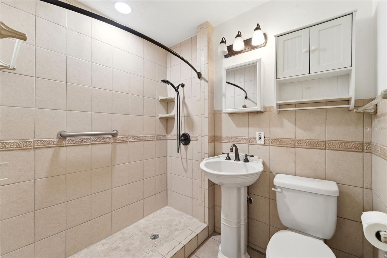 820 S HILL AVE #40
